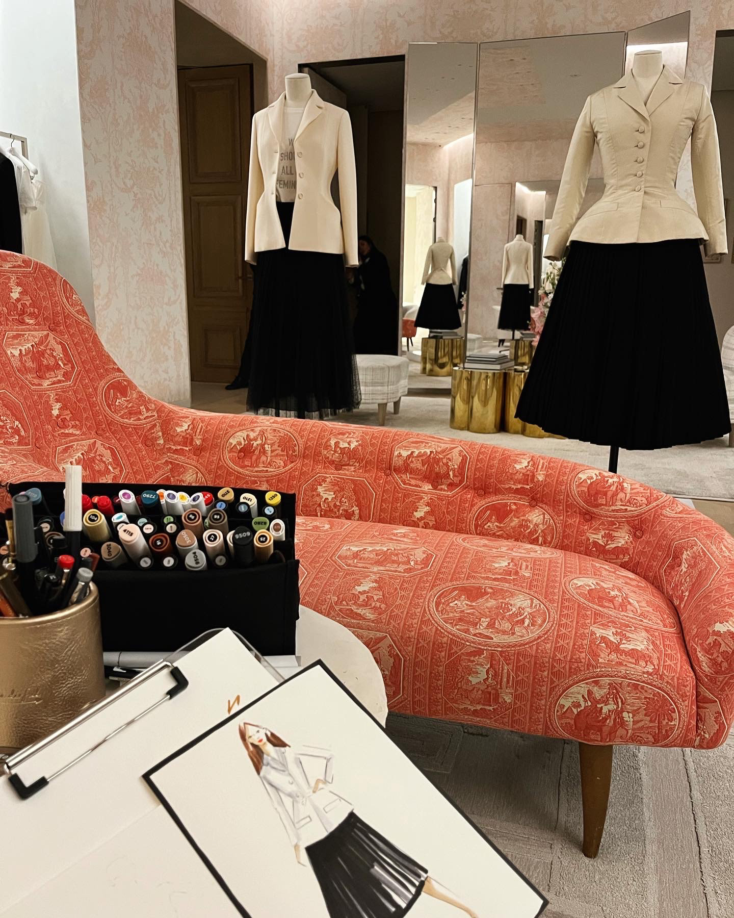 Live Drawing Soirée " Le tailleur BAR Dior" Boutique Avenue Montaigne Mars 2023