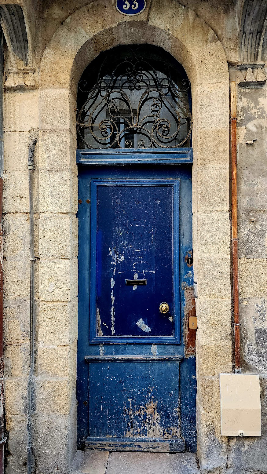 Door in Bordeaux