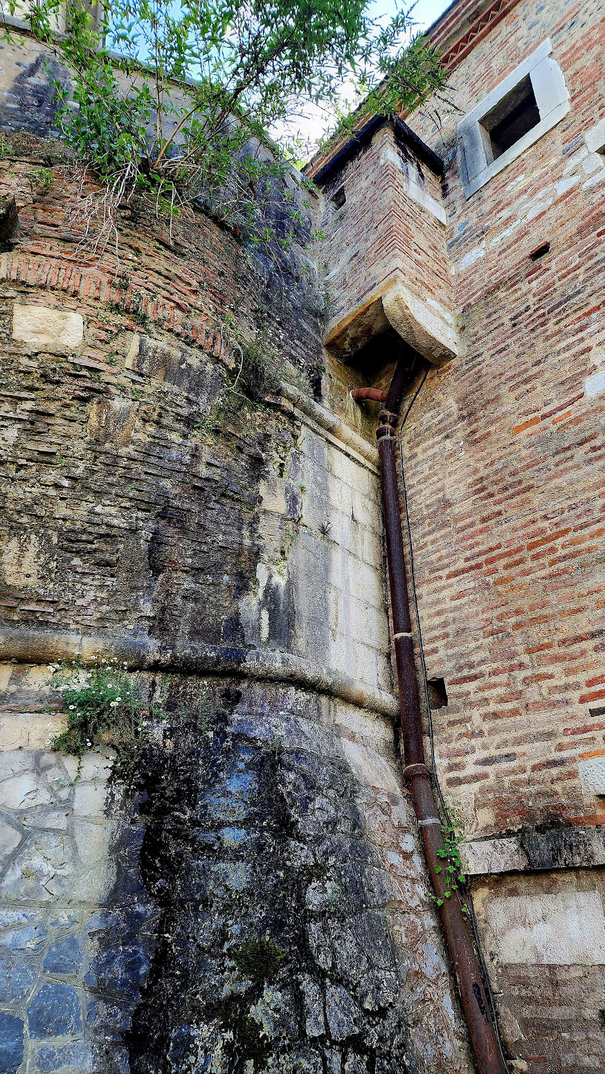 ARCHITECTURAL DETAIL