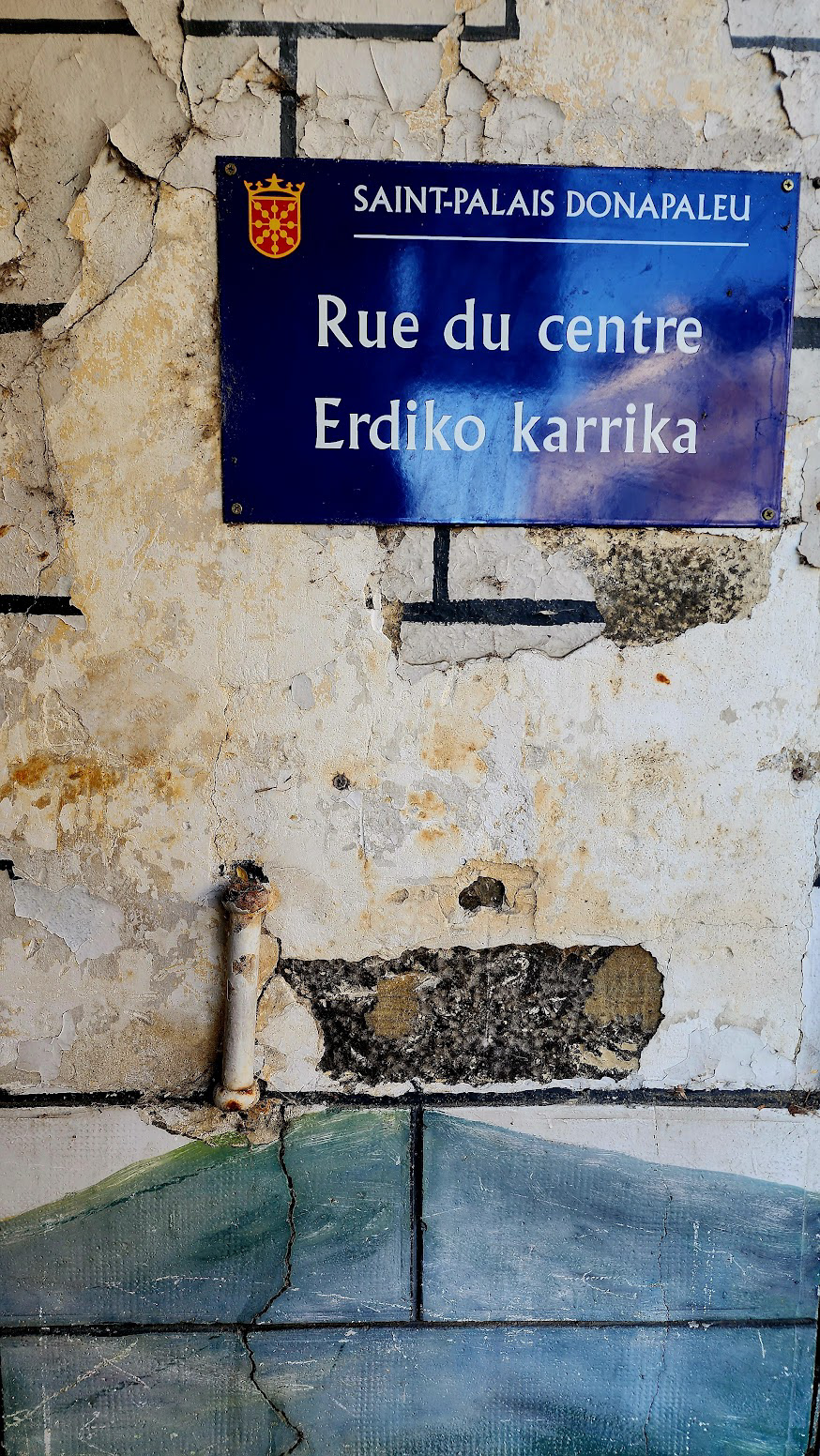 BILINGUAL FRENCH AND BASQUE