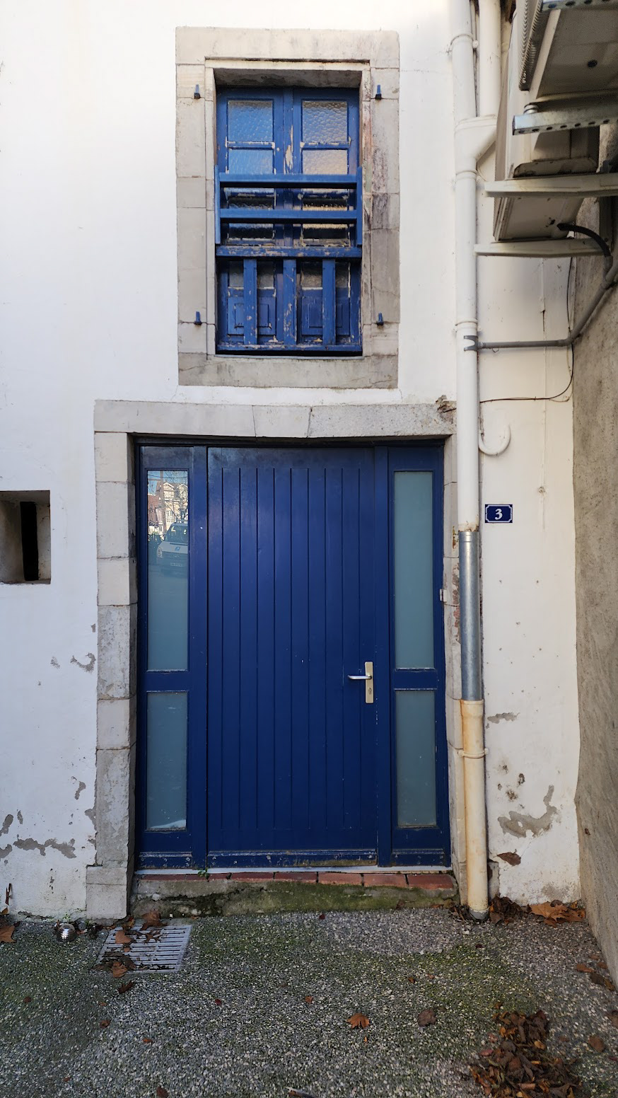BLUE DOOR