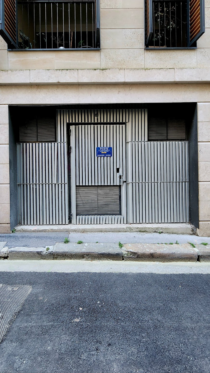 Architectural Element in Bordeaux