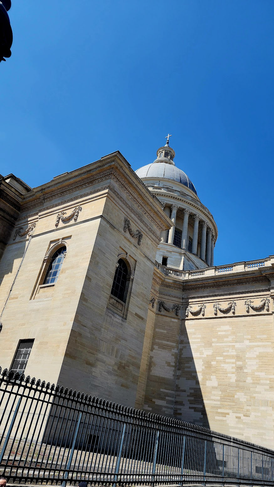 Eglise Saint Etienne du Mont in Paris