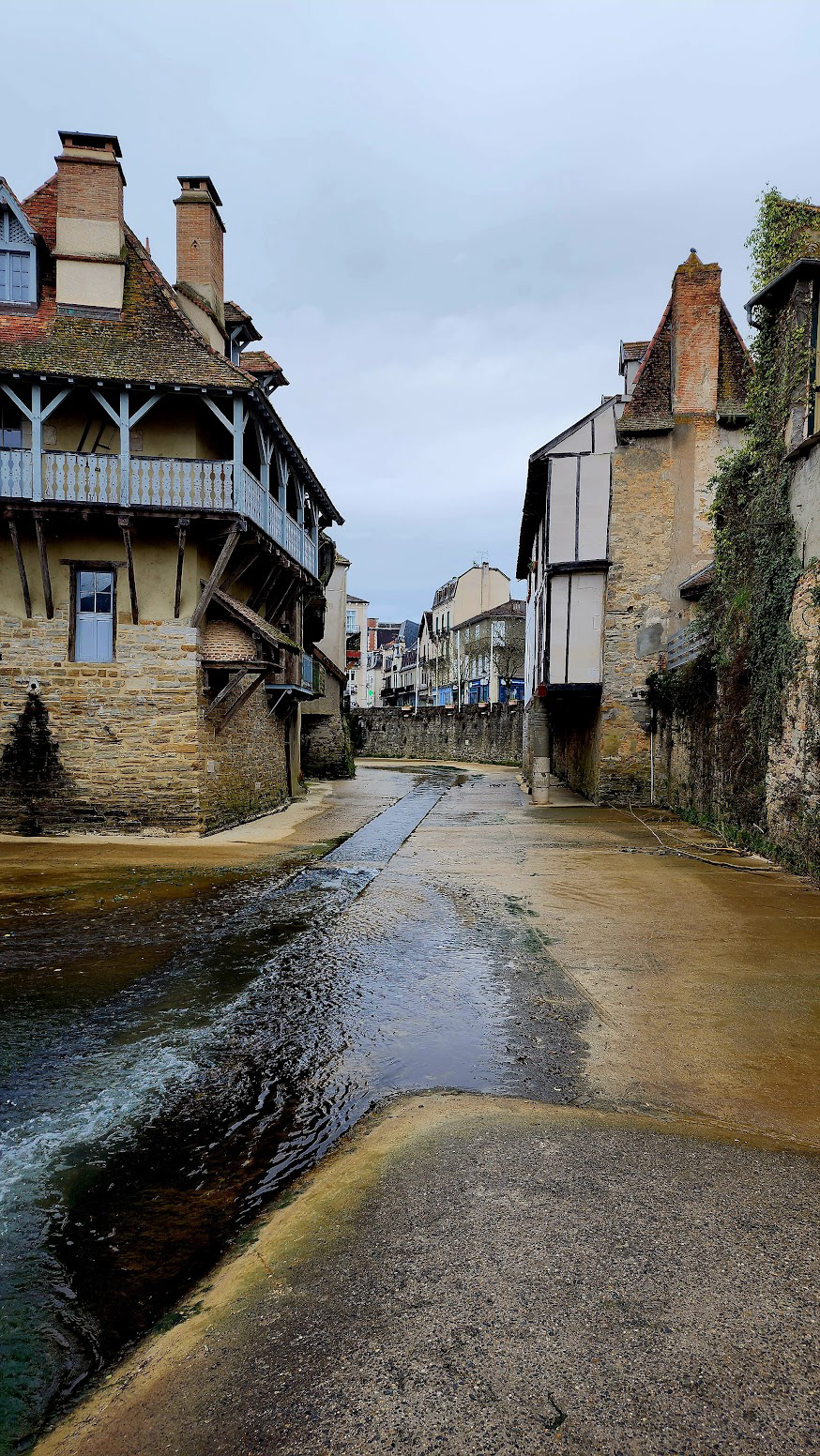 DOWNTOWN SALIES DE BÉARN