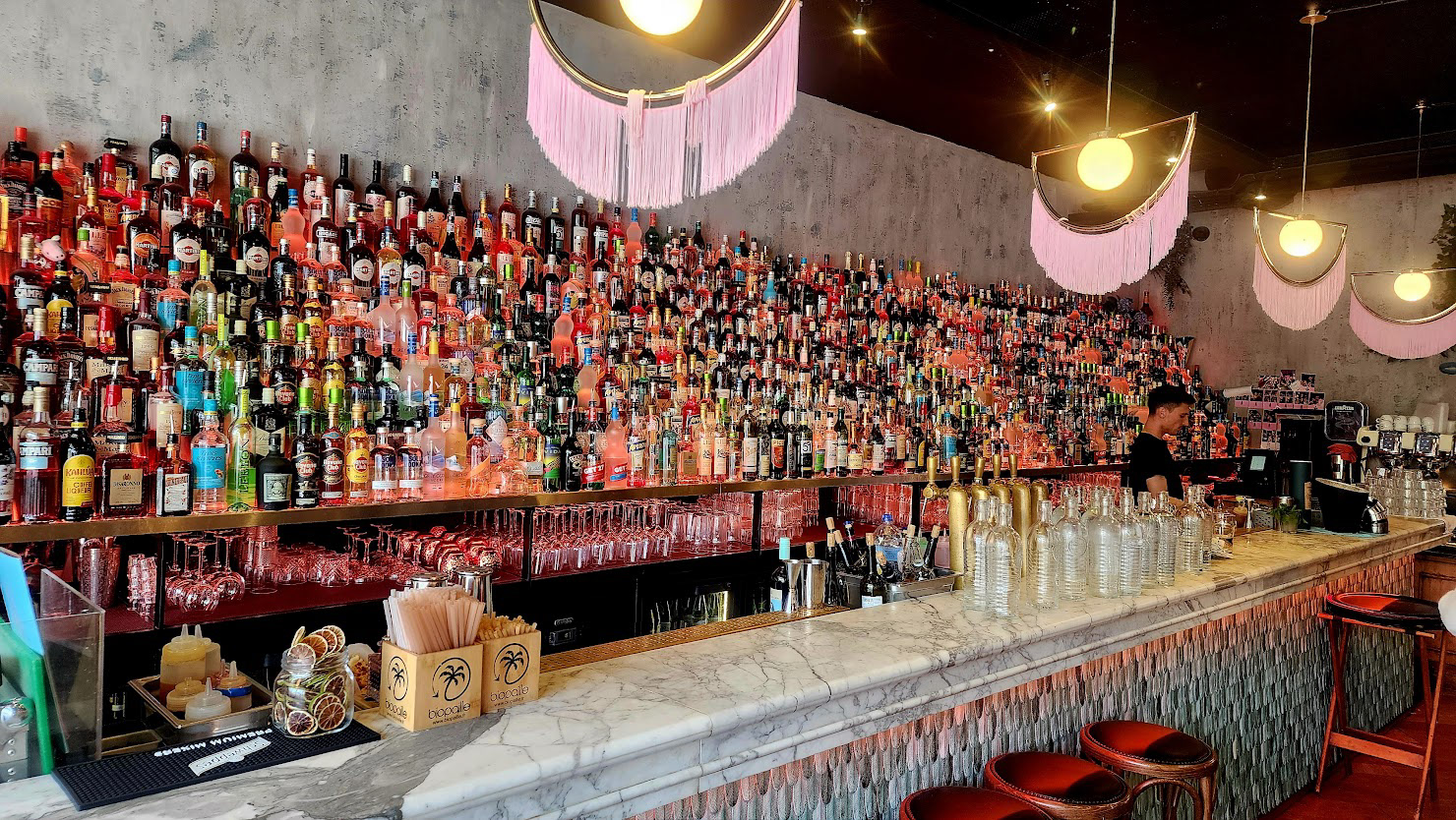 does this bar have enough booze?