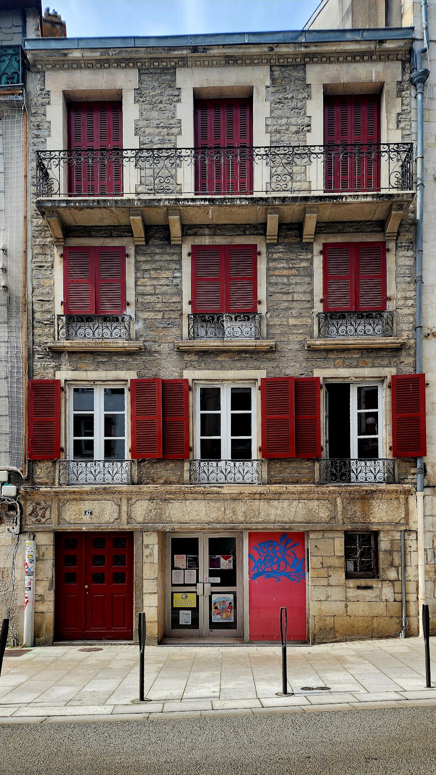 Building in Bayonne