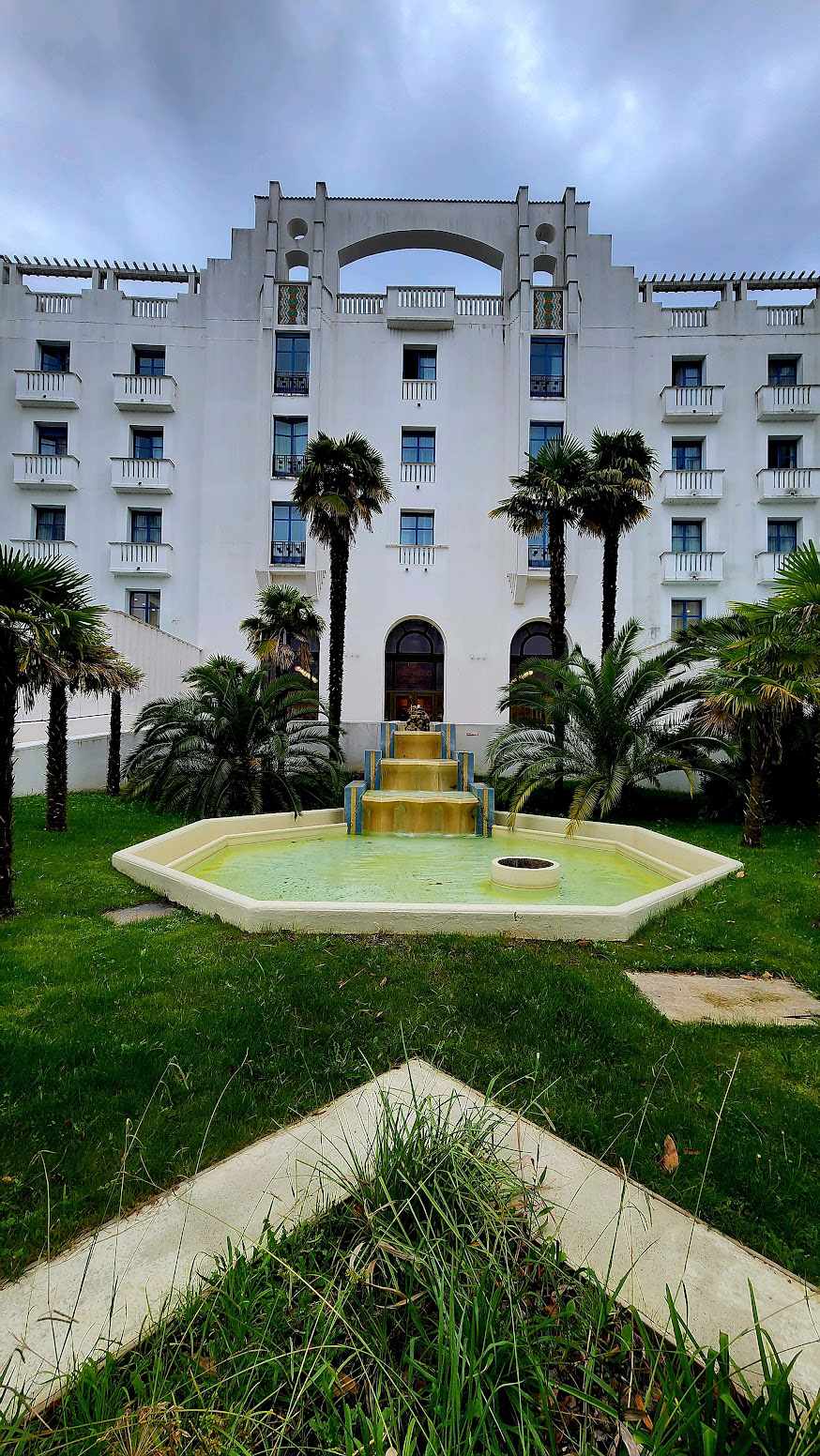 Exterior Shor from The Splendid Hotel