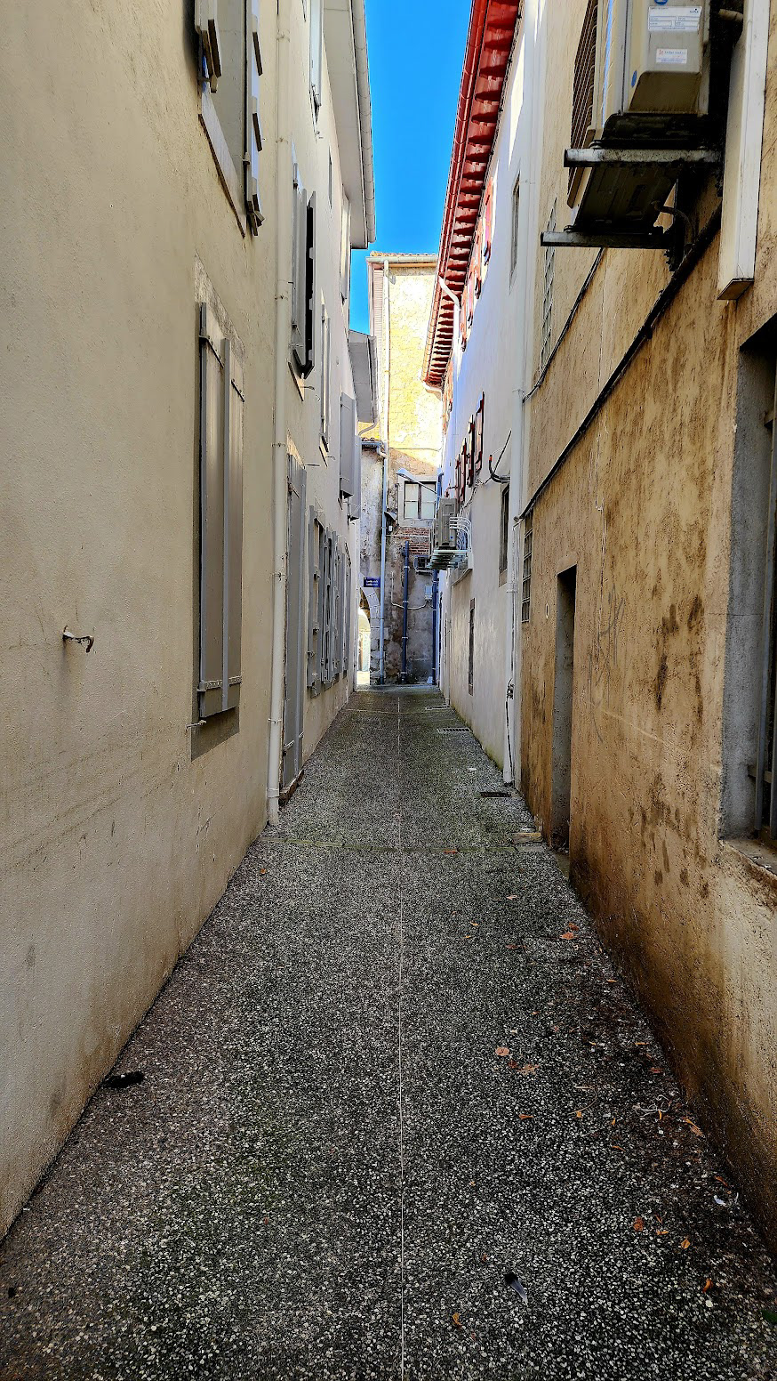 ALLEY