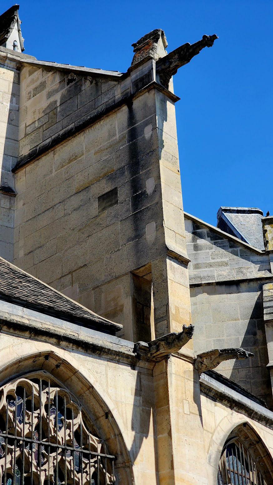 Eglise Saint Etienne du Mont in Paris