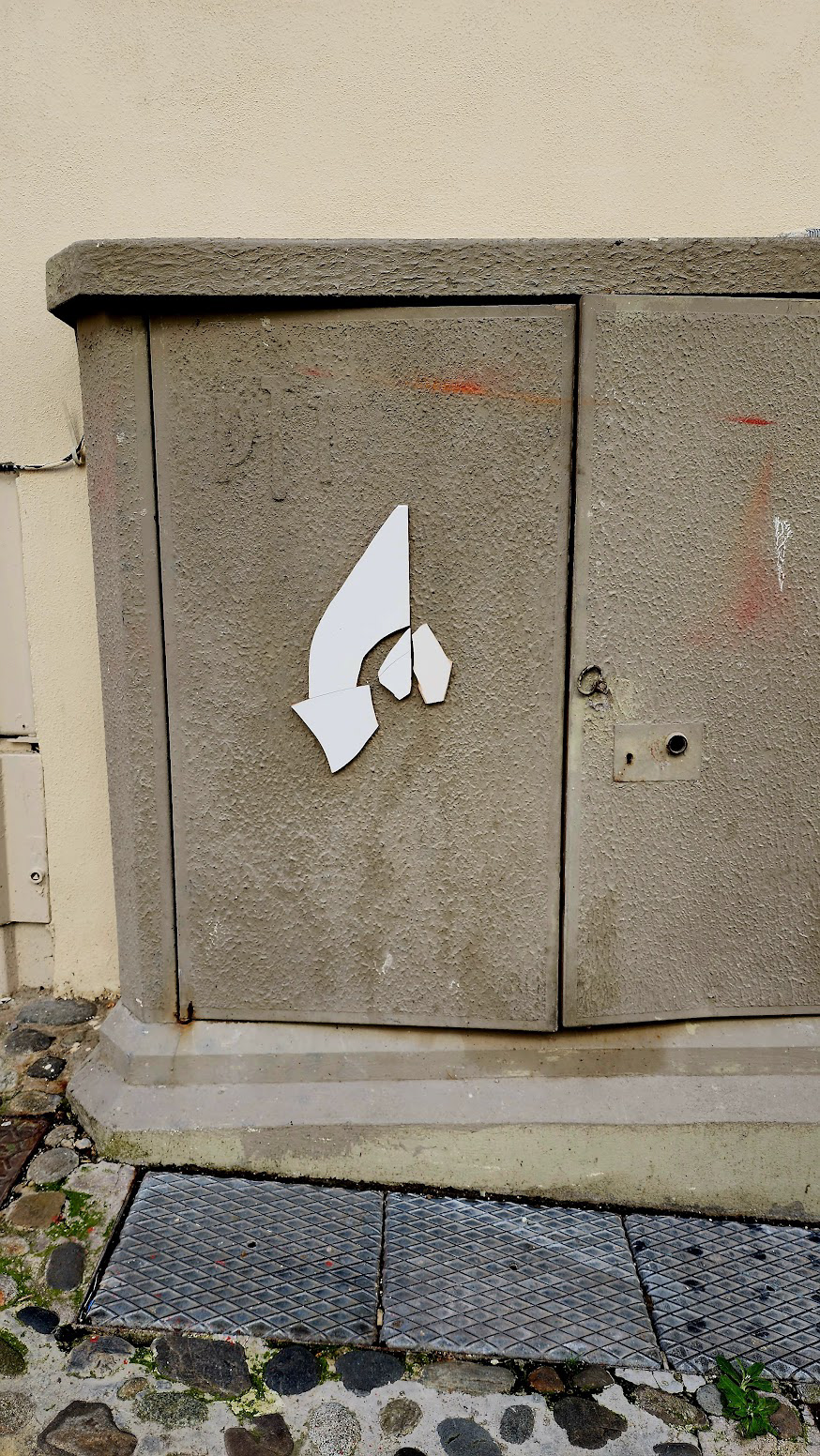 MOSAIC. YEAH...IT IS WHAT YOU THINK IT IS.