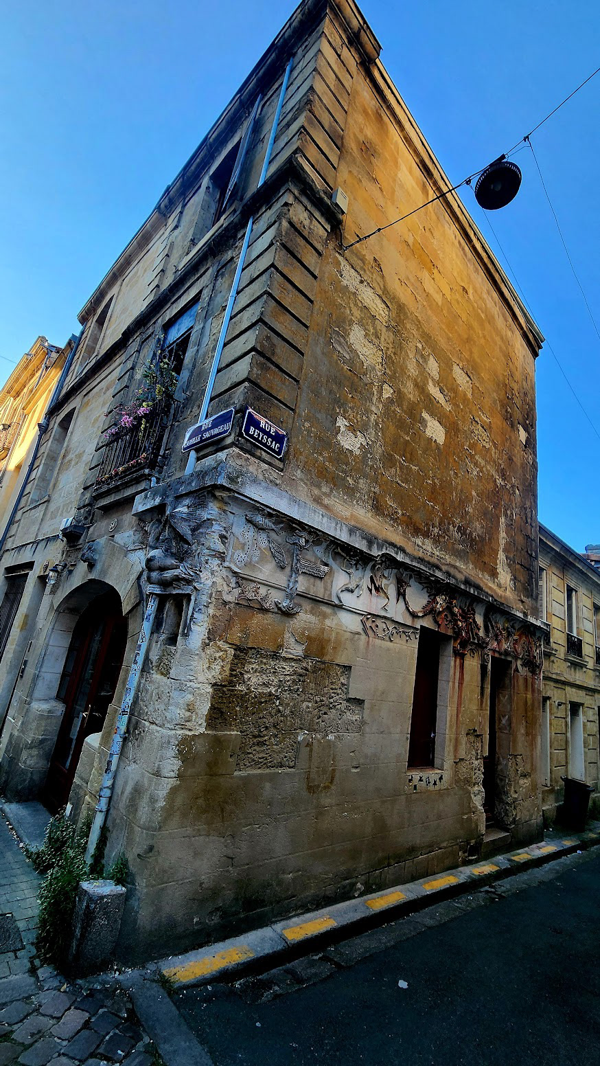 Building in Bordeaux 