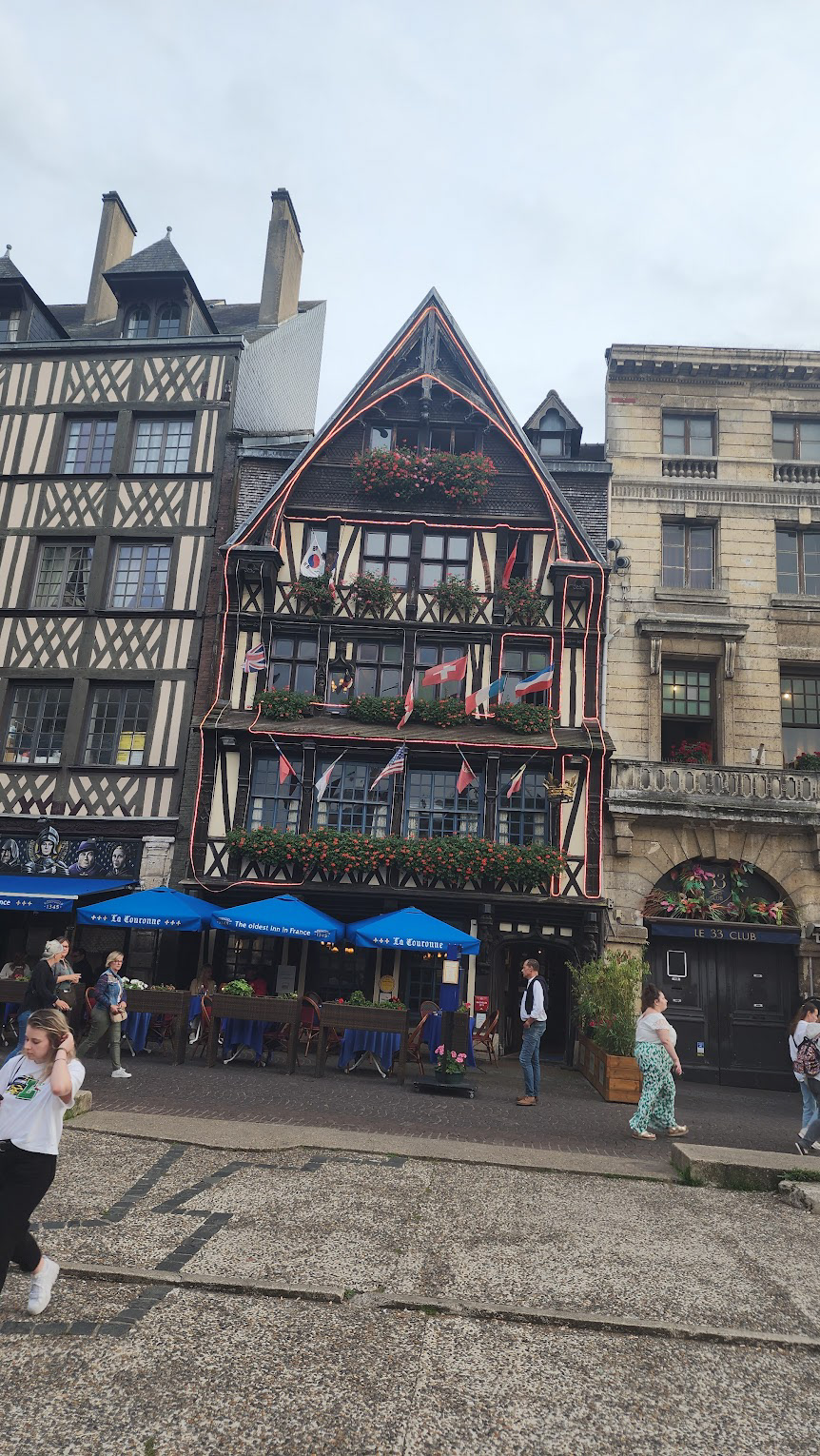  La Couronne-oldest pub in france