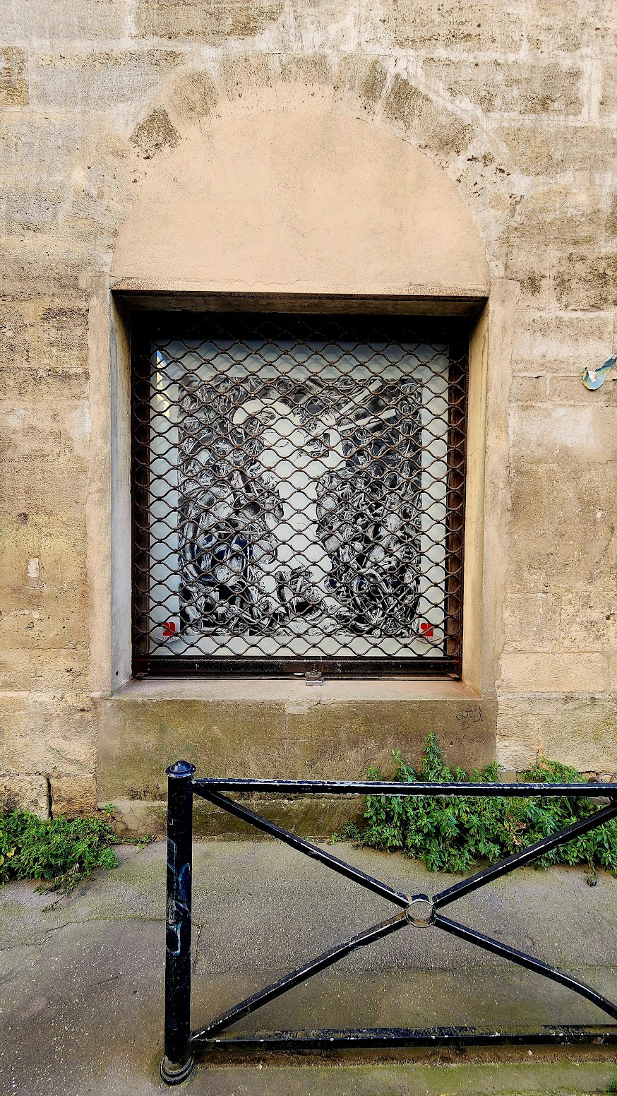 Street Art in Window Bordeaux