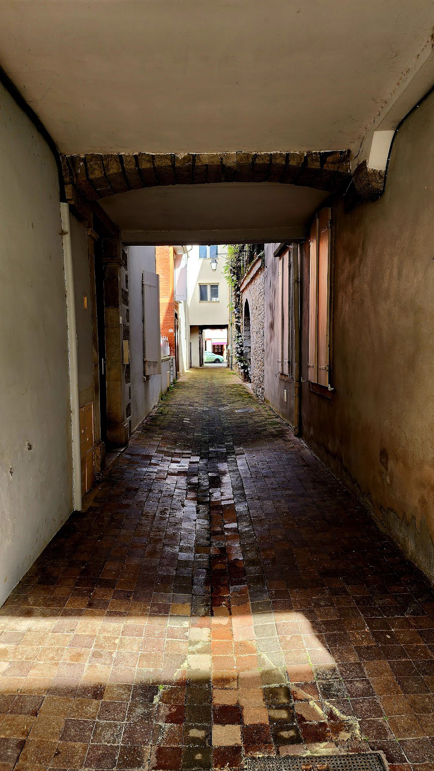 ALLEY