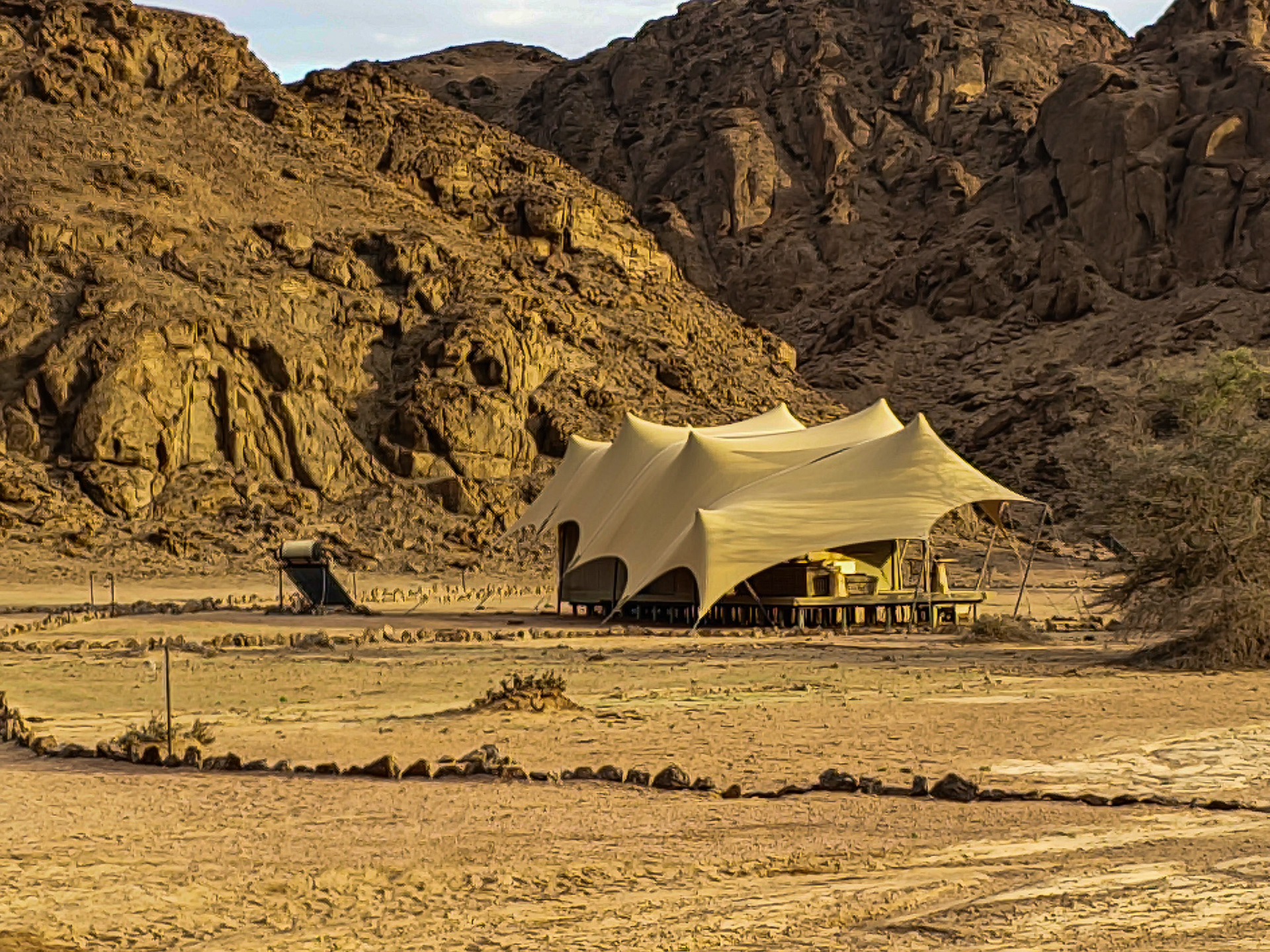 Hoabid River Desert Camp Namibia