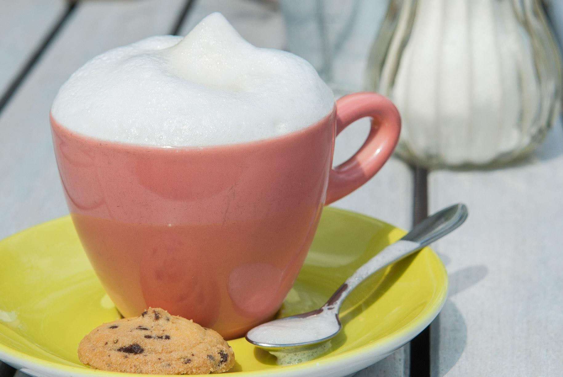 Cappucino and cookie