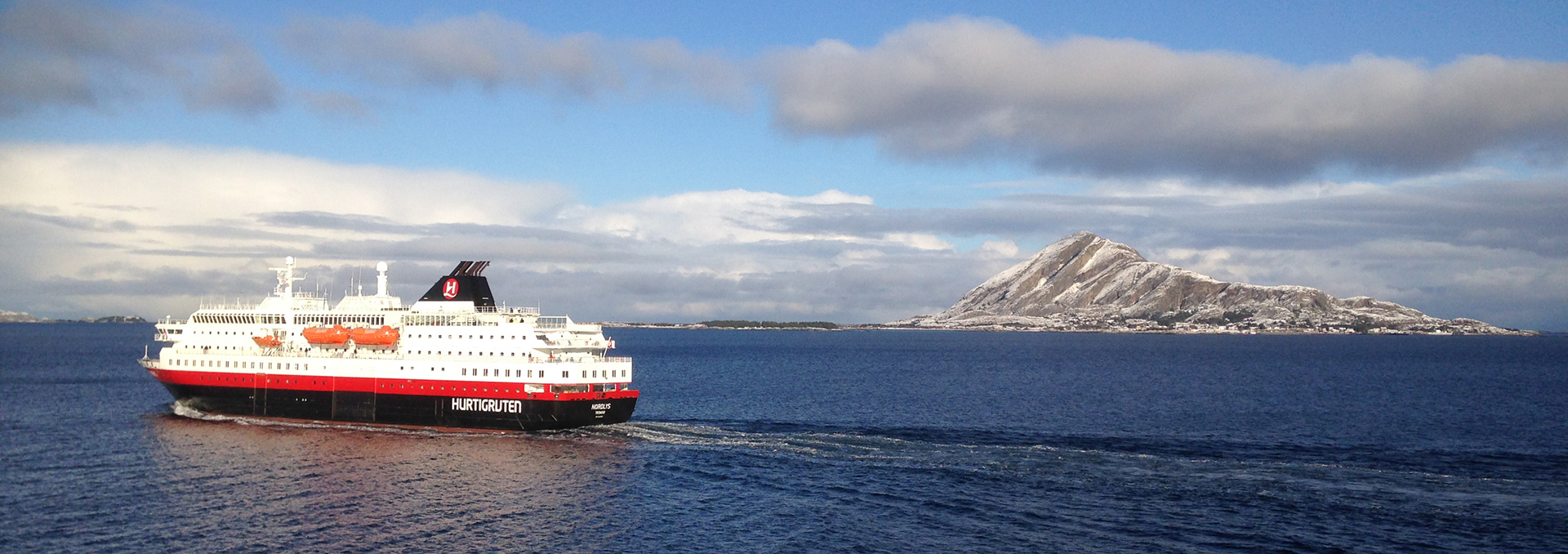 Hurtigruten passerer Bolga