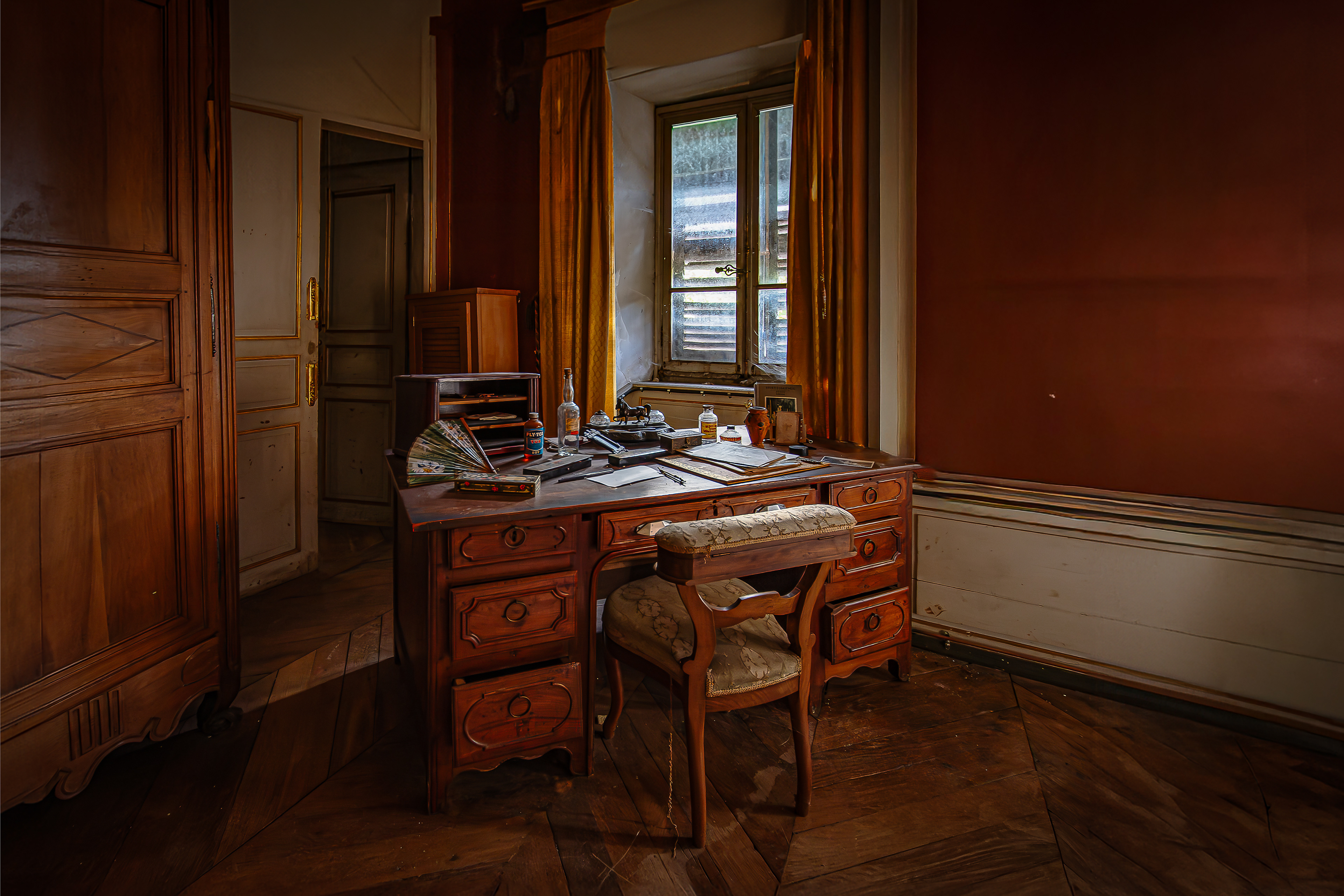 Bureau rouge