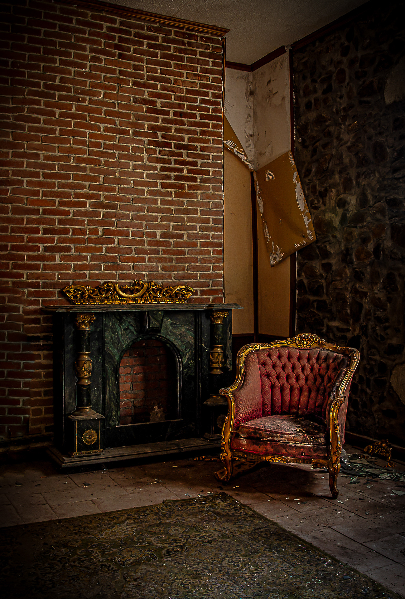 Le fauteuil au coin du feu