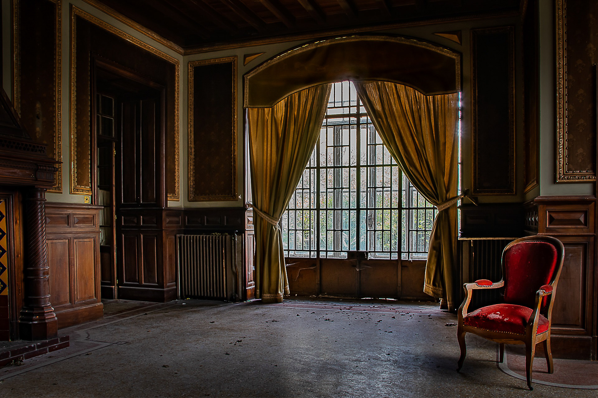 Le fauteuil rouge
