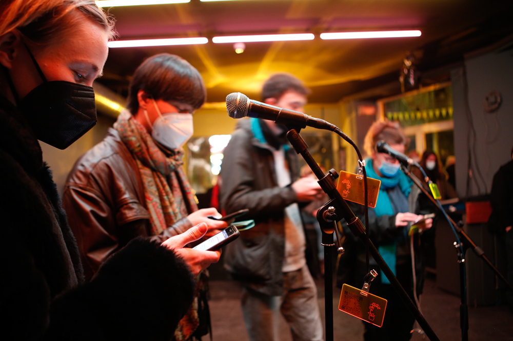 “gegen/archiv: wer bleibt wo”, 2021, Galerie ACUD, Berlin, ©Joanna Kosowska