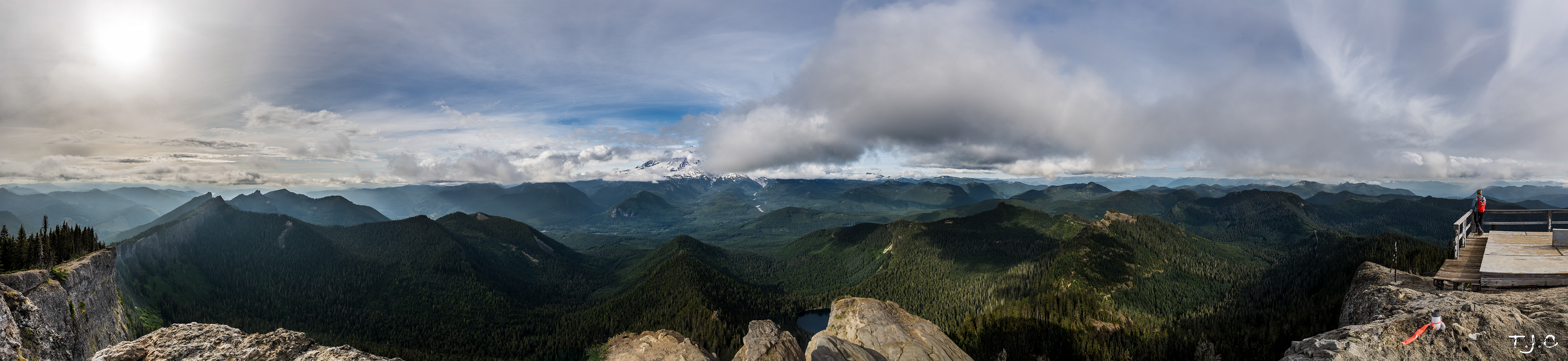 High Rocks Trail with views of Mt. Rainer - Washington