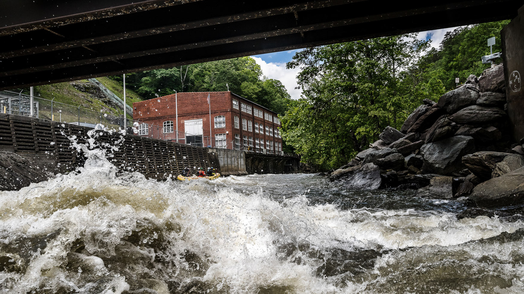 8. Paddling into Hell Hole. Middle Ocoee River