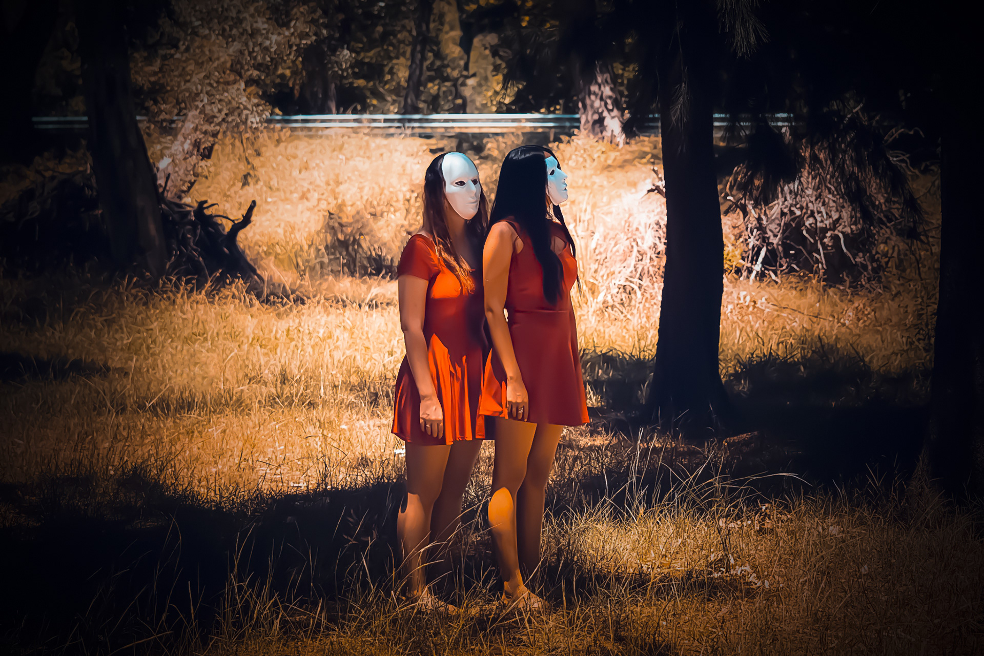 MUJERES DE ROJO