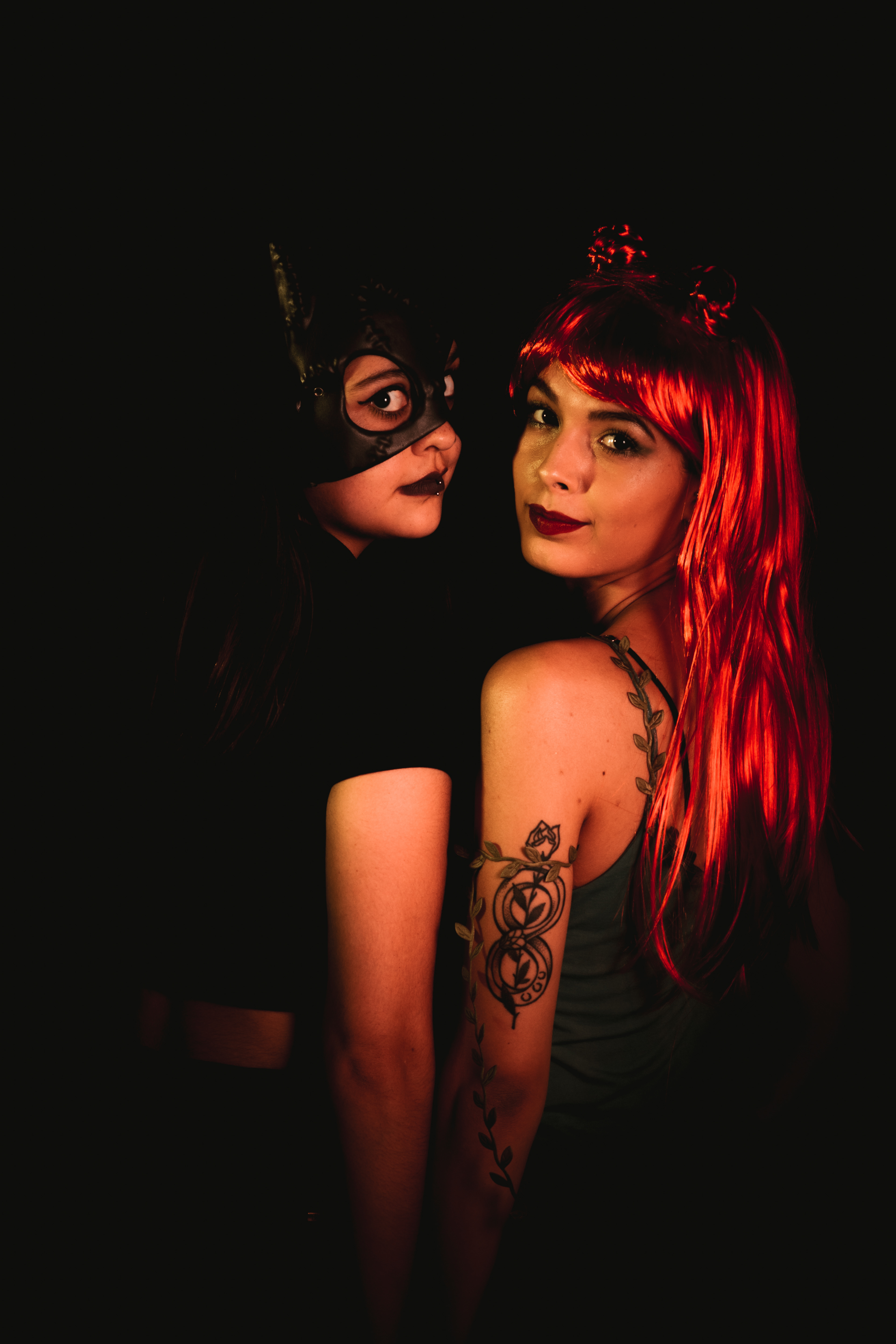 CATWOMAN/POISON IVY