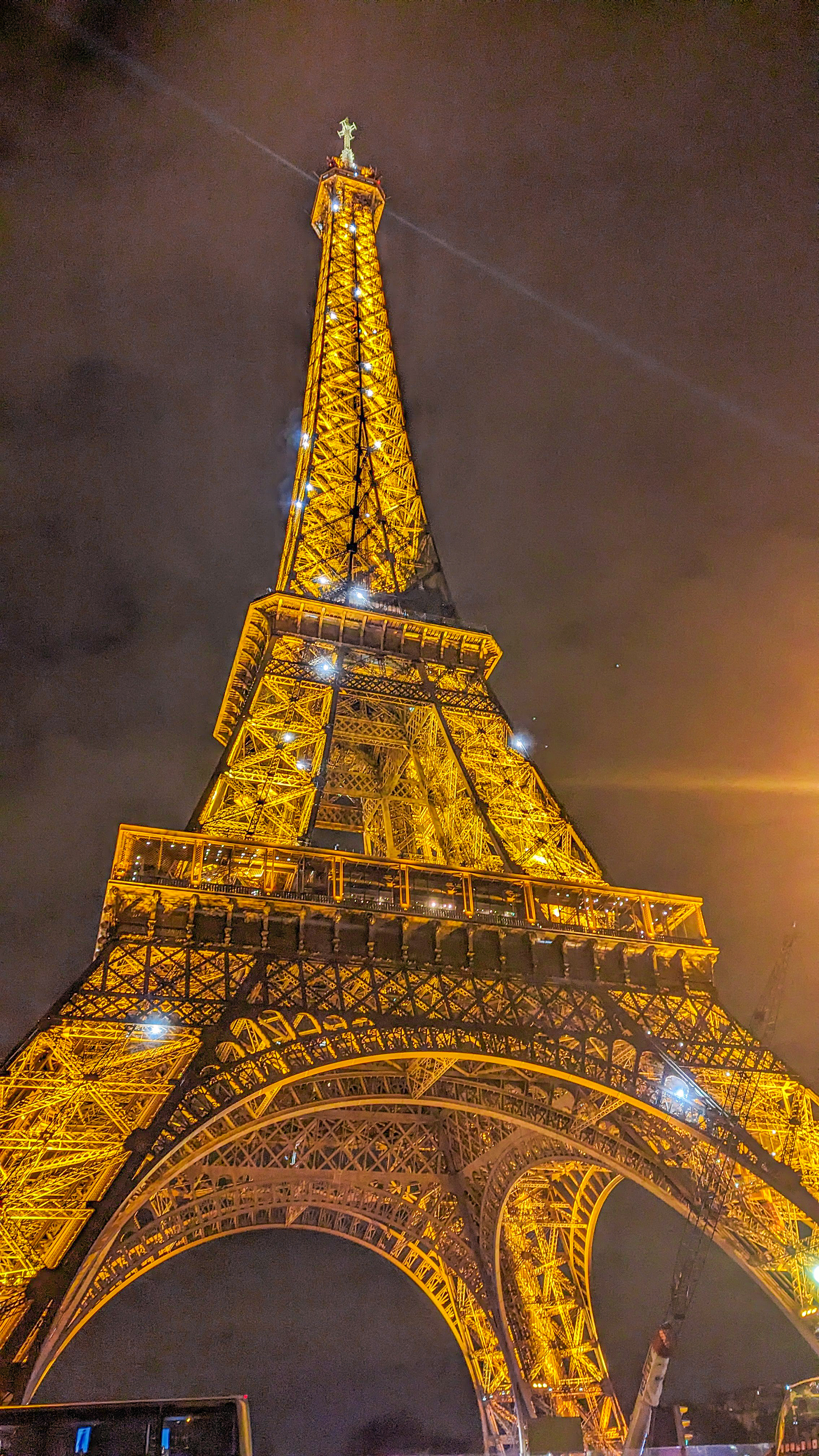 Eiffel Tower (Paris, FR)
