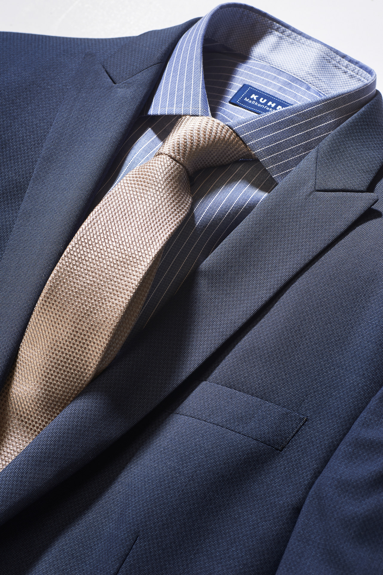 modefotografie produktfotografie köln hemdauschnitt kragen mit krawatte