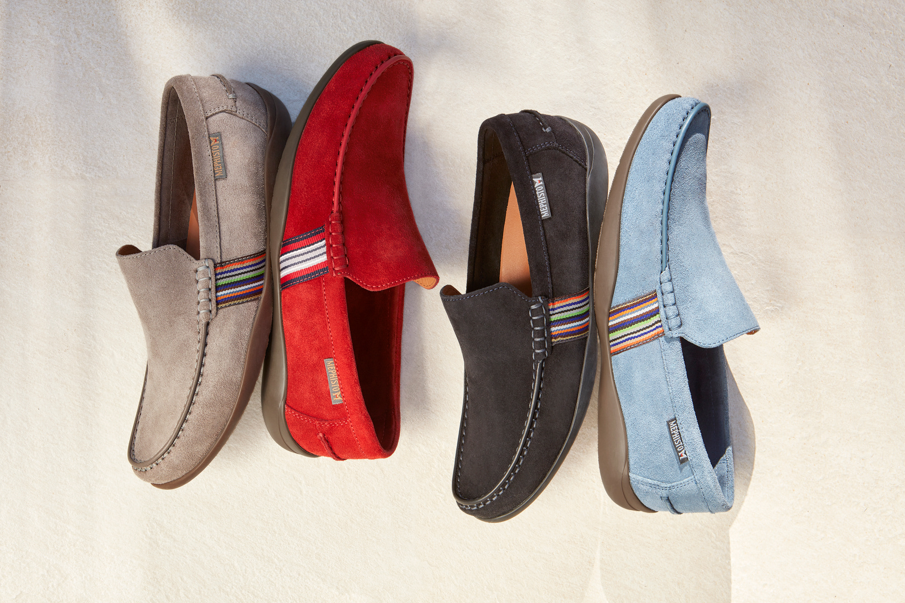 stillfotograf köln 4 herrenschuhe liegen auf boden