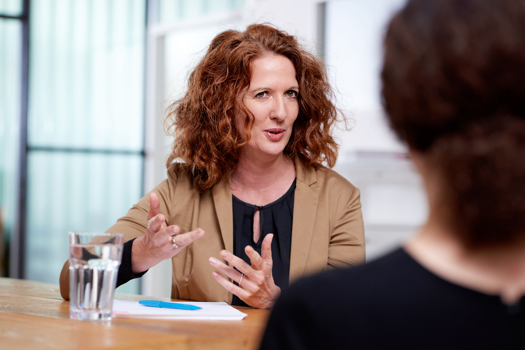 Businessportrait im Büro Köln im Gespräch