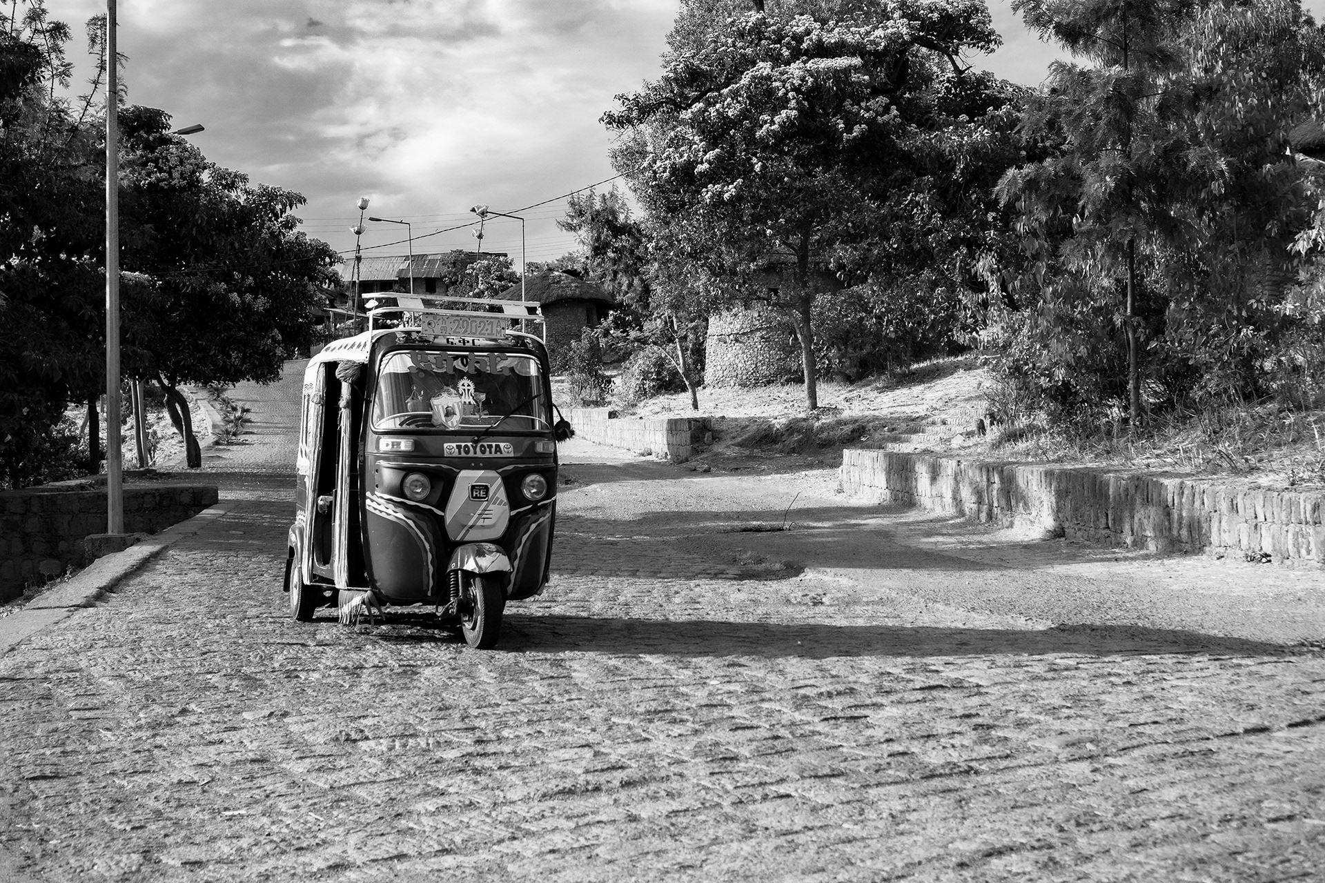 Le bajaj dans les rues de Lalibela