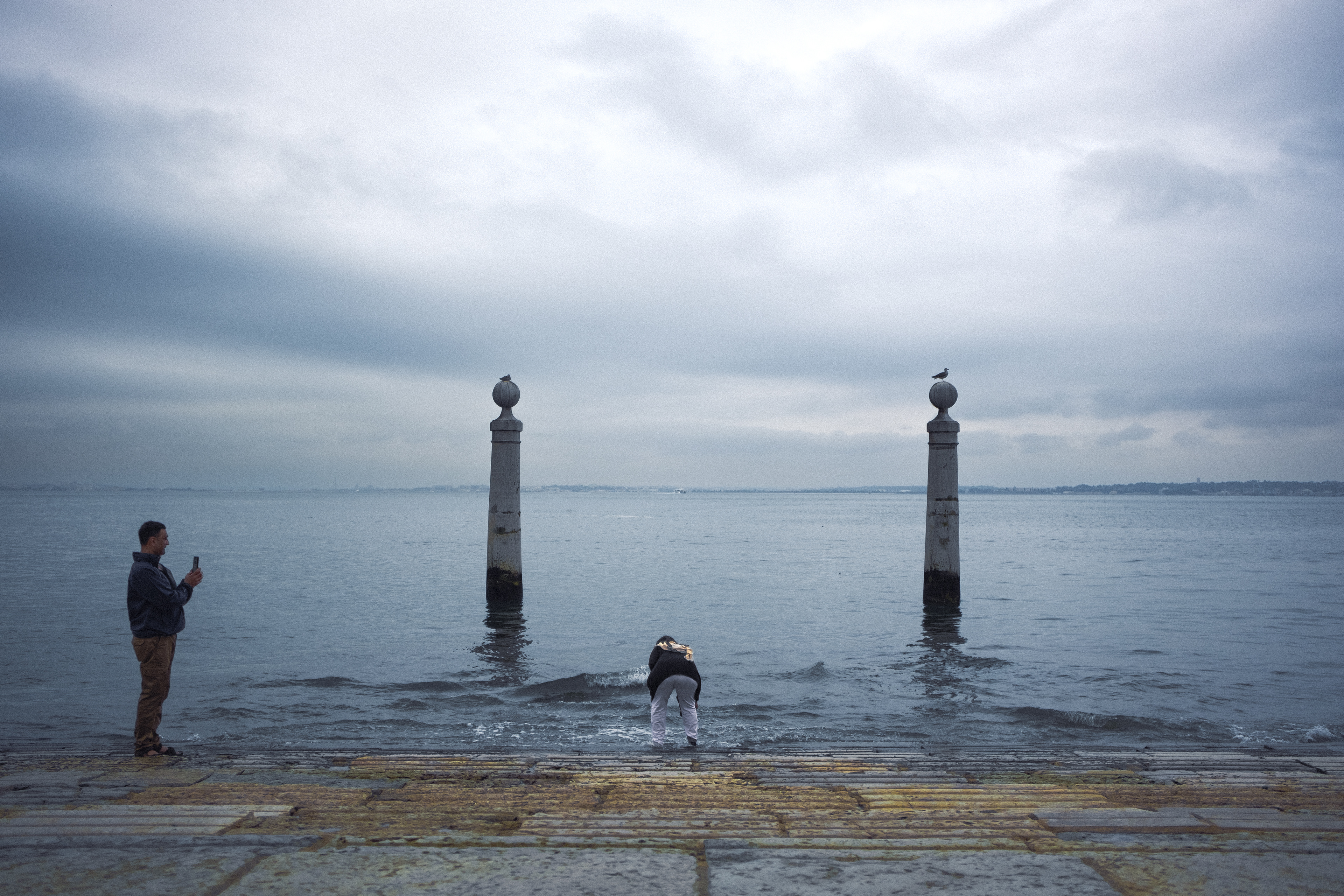 Tourisme à Lisbonne - Les pieds dans l'eau - Martin Peterolff 2025