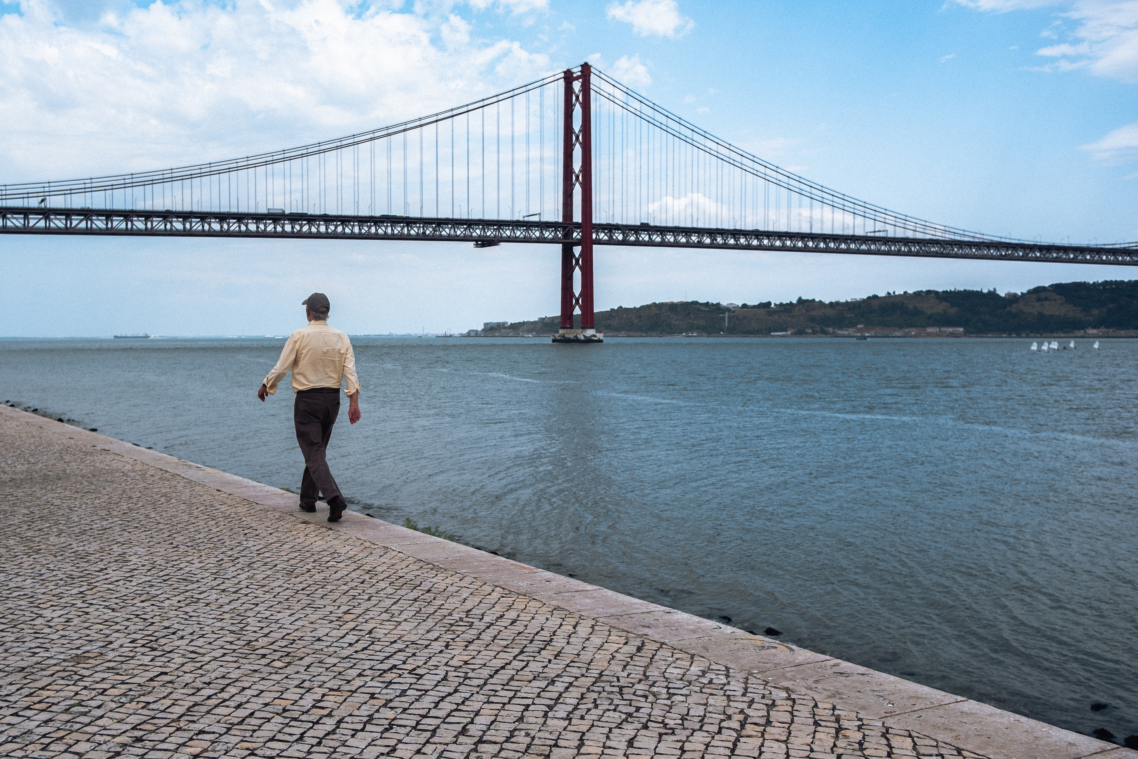 Tourisme à Lisbonne - Vue locale, le pont - Martin Peterolff 2025