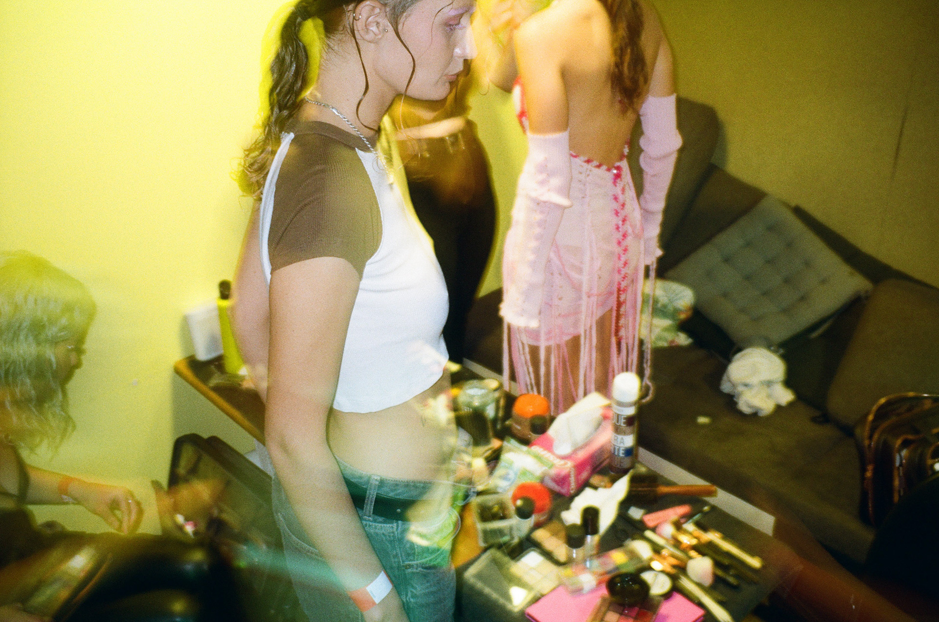 LAURA ARBAULT BACKSTAGE - Paris, France