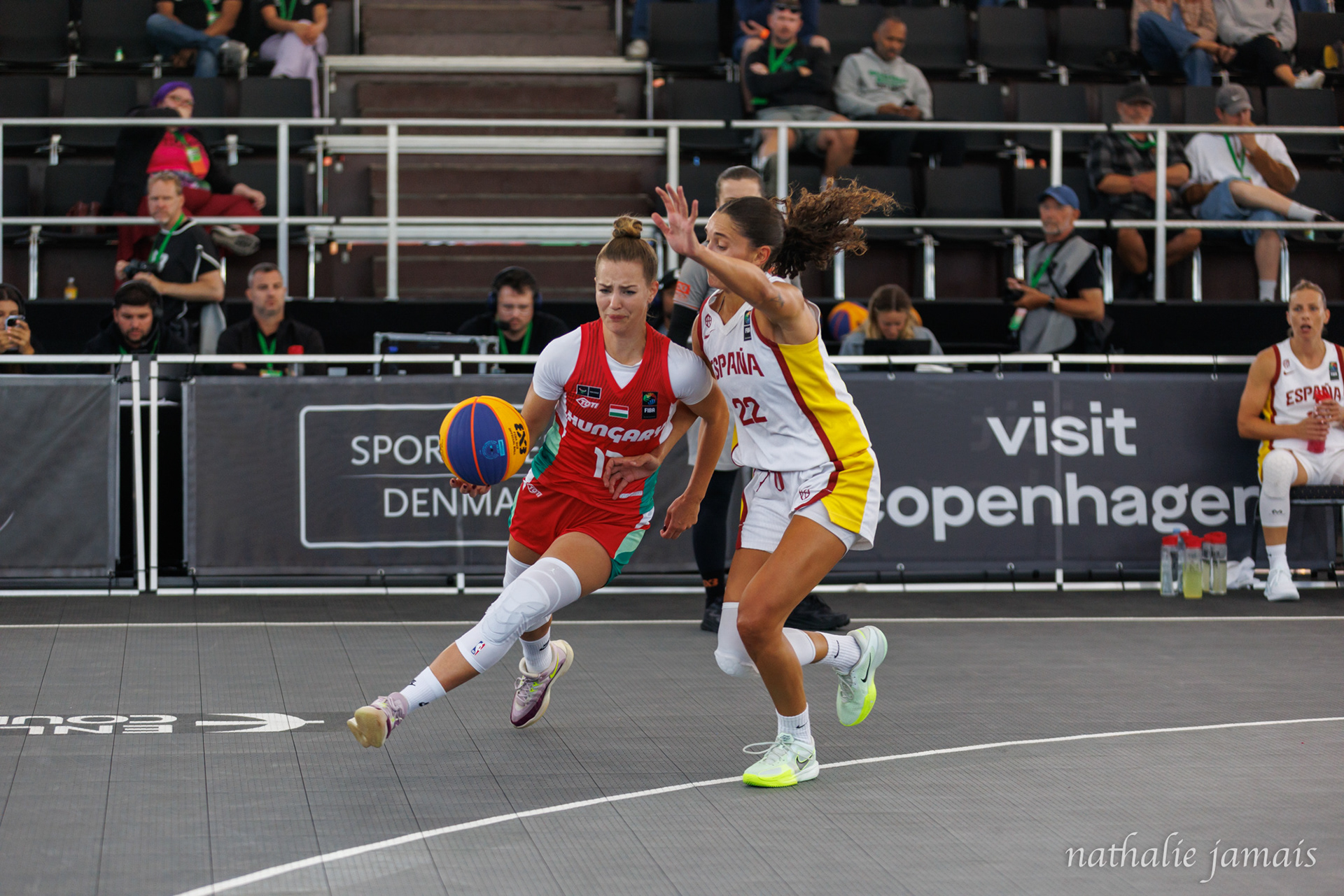 Zsofia Tenyer (HUN) Juana Camilion (ESP)