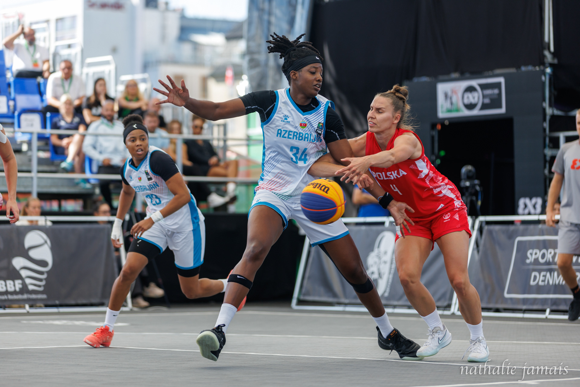 Brianna Fraser (AZE) Anna Powlowska (POL)