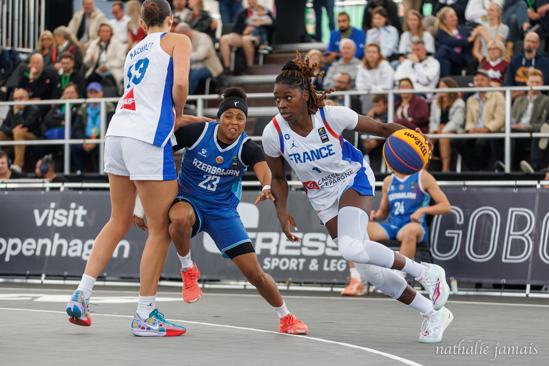 Marie Mane (FRA) Arica Carter (AZE)