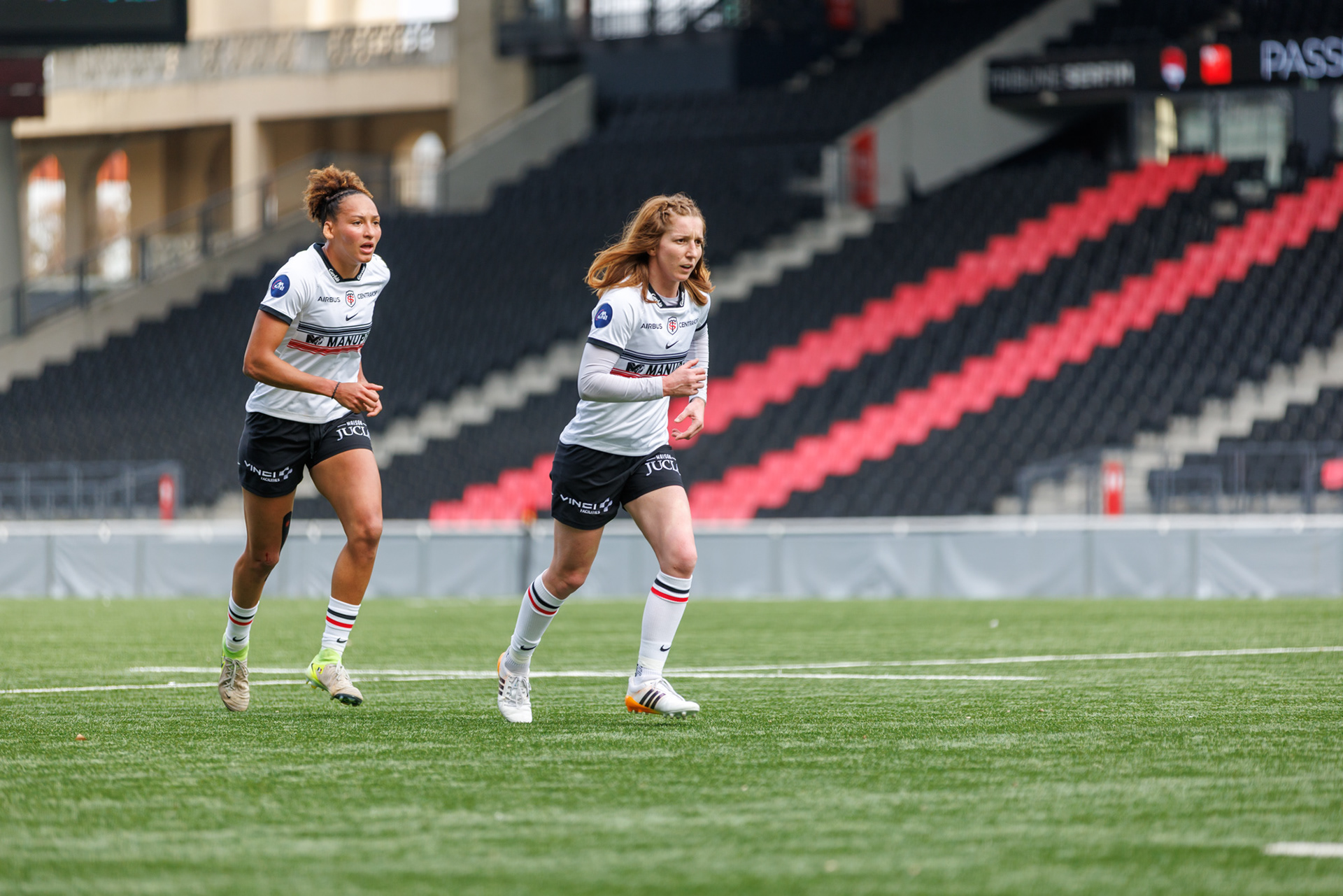 Kelly Arbey, Pauline Bourdon Sansus