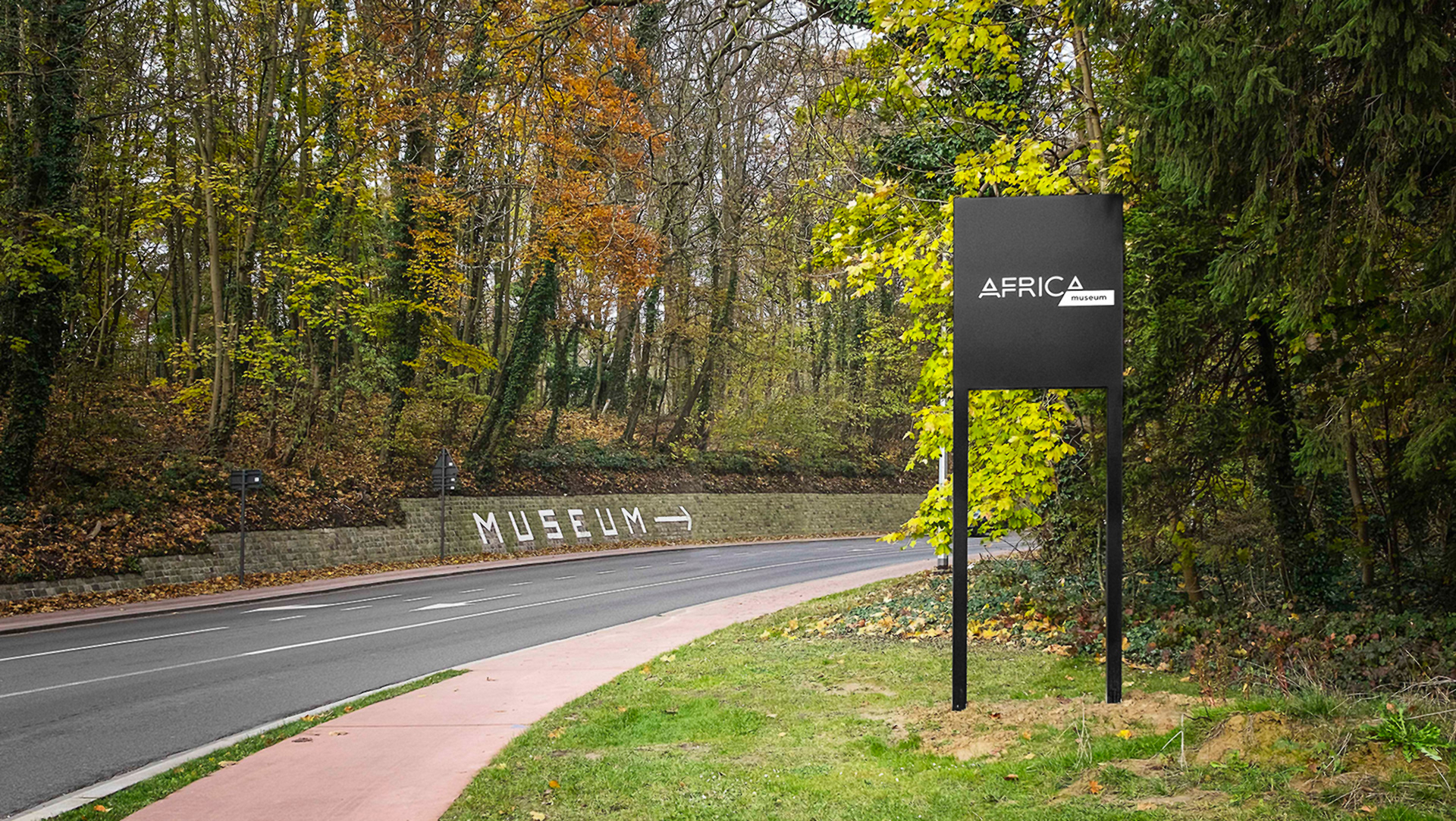 Signalisatie voor het AfricaMuseum te Brussel.