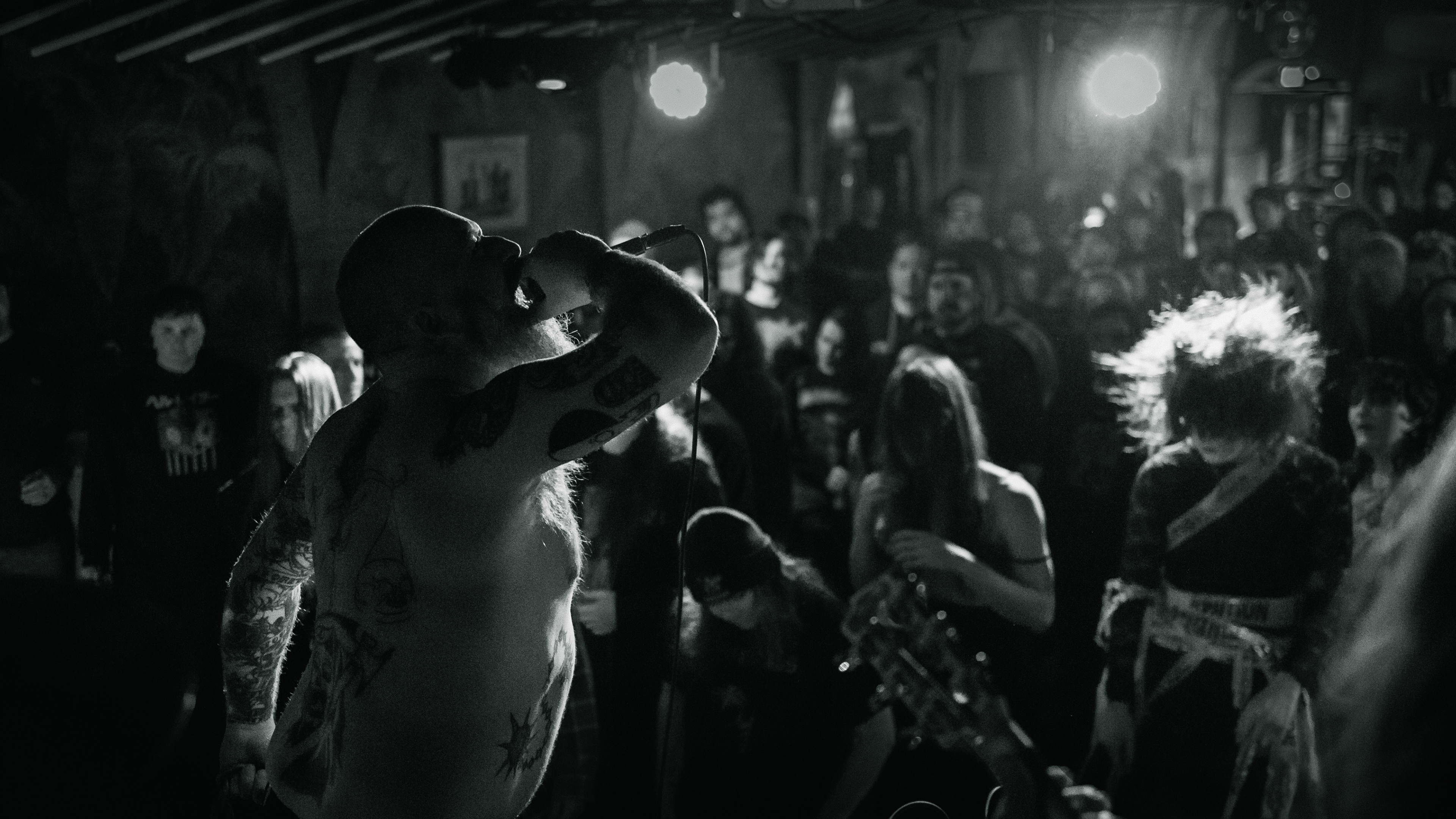 Balkan - Astoria - Vancouver - The crowd reacting to the show while the vocalist sings