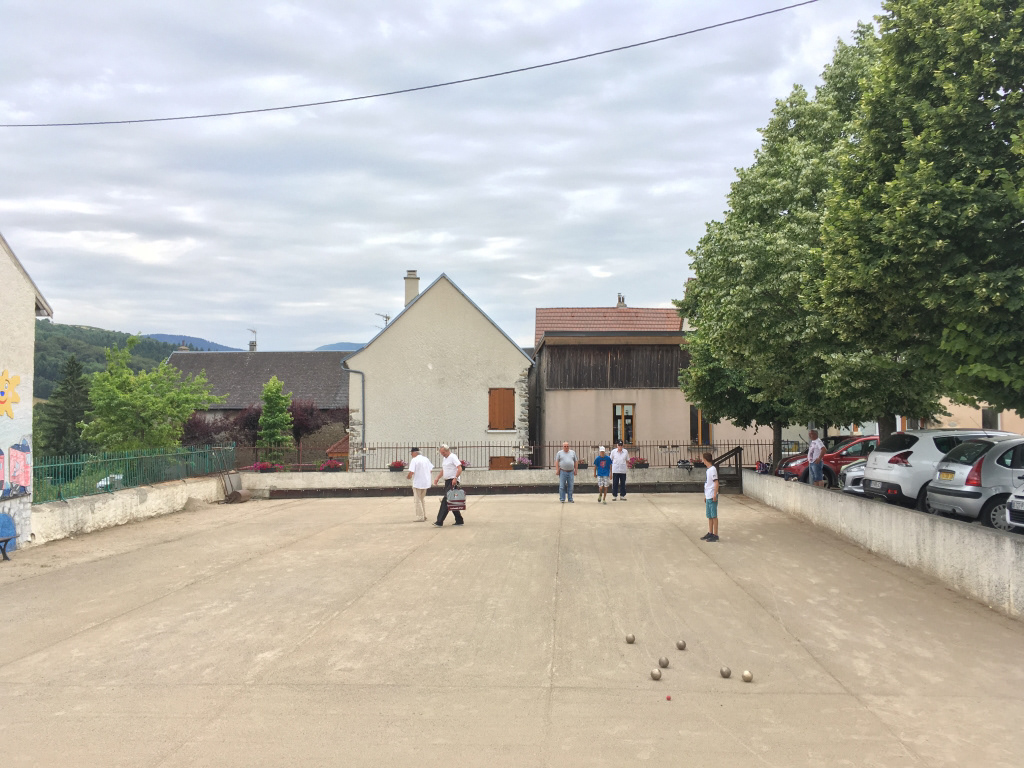 Un balcon sur le boulodrome
