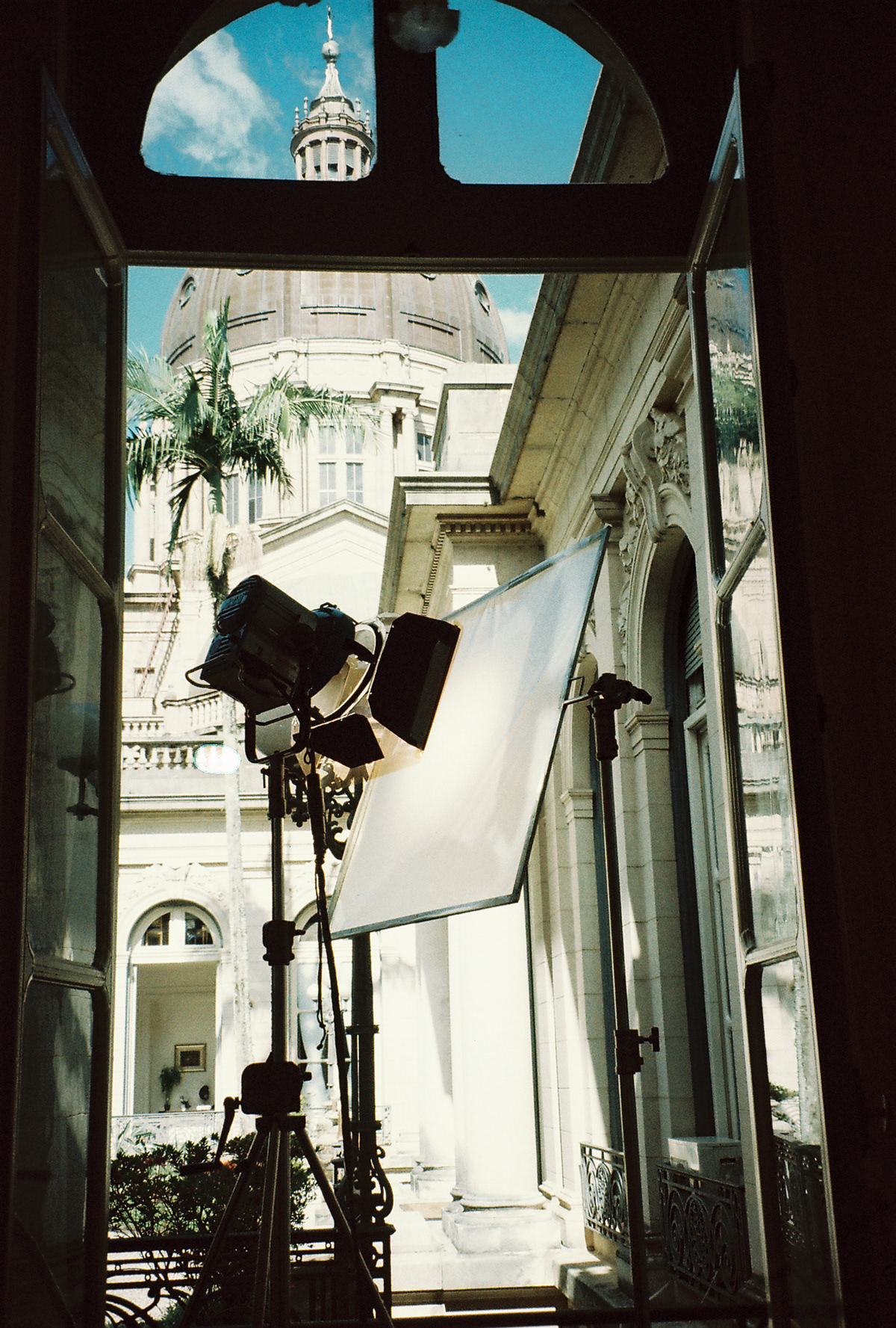 Comercial feira do livro de Porto Alegre, outubro de 2021. Fotografia analógica.