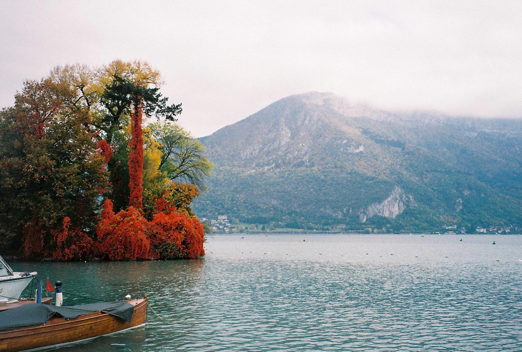 Annecy, outubro de 2025. Fotografia analógica.