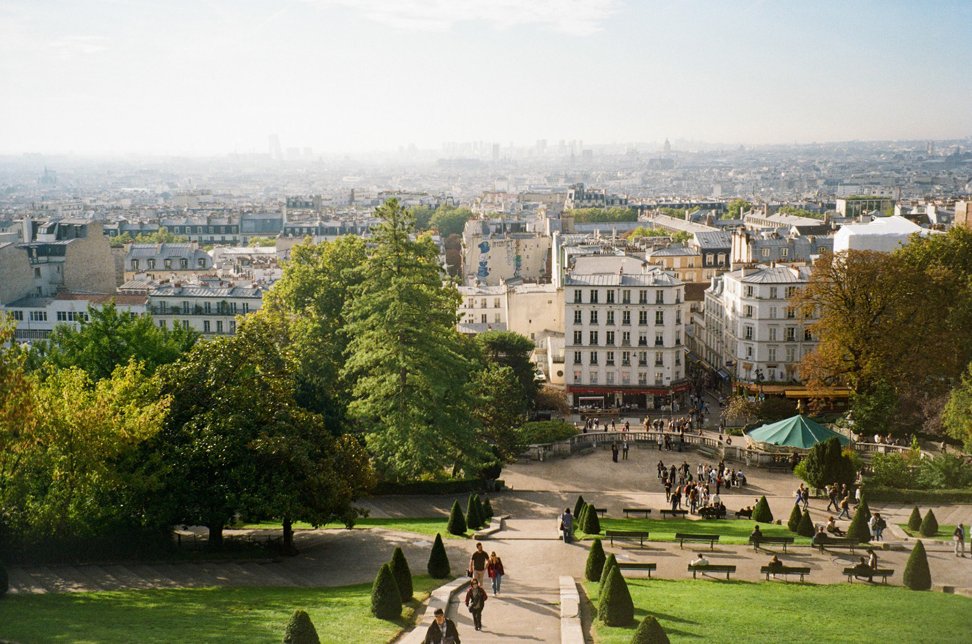 Paris, outubro de 2025. Fotografia analógica.
