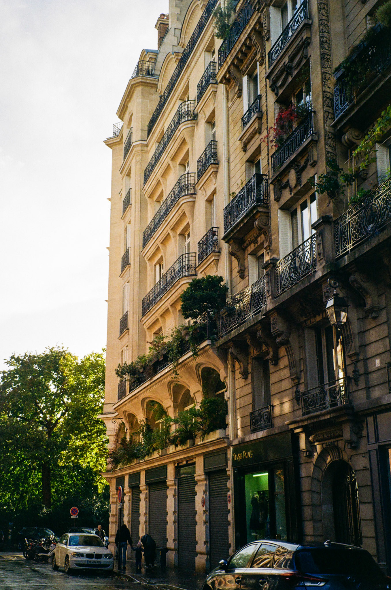 Paris, outubro de 2025. Fotografia analógica.