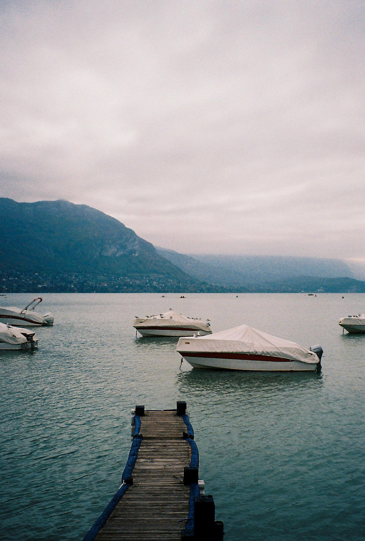 Annecy, outubro de 2025. Fotografia analógica.