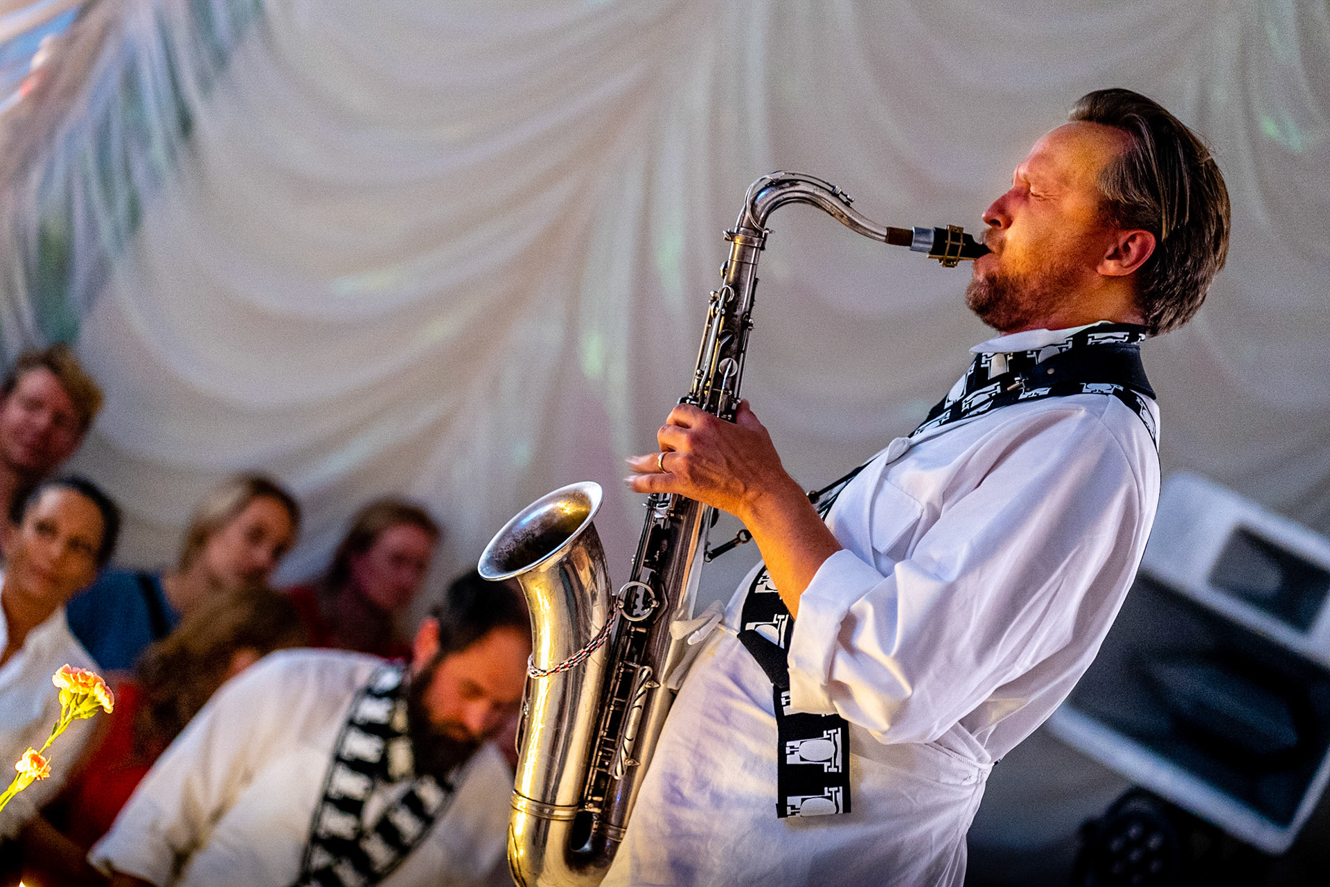 Det tværæstetiske Apollonian Circles, opført af Hess is More Transatlantic Live Ensemble på Kunsthal Charlottenborg. Her ses Jeppe Skjold
